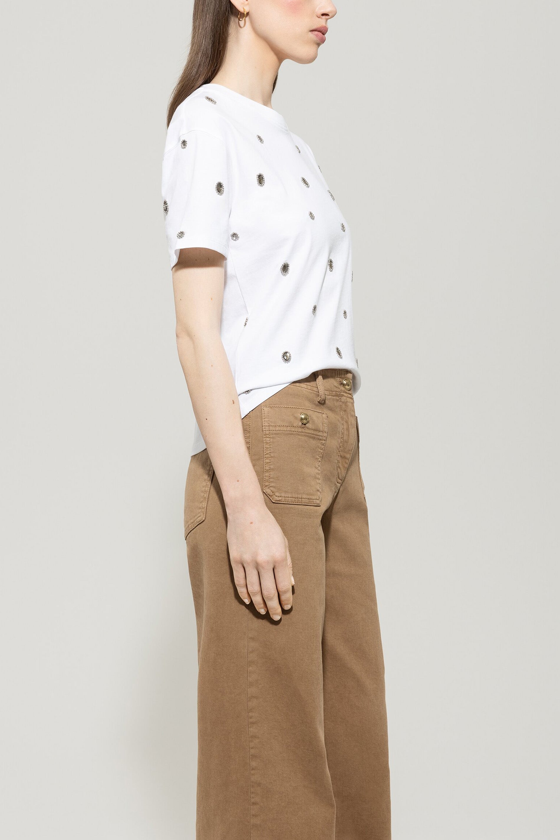 T-Shirt mit Perlendetails - bleached white - Standard | Model Seite