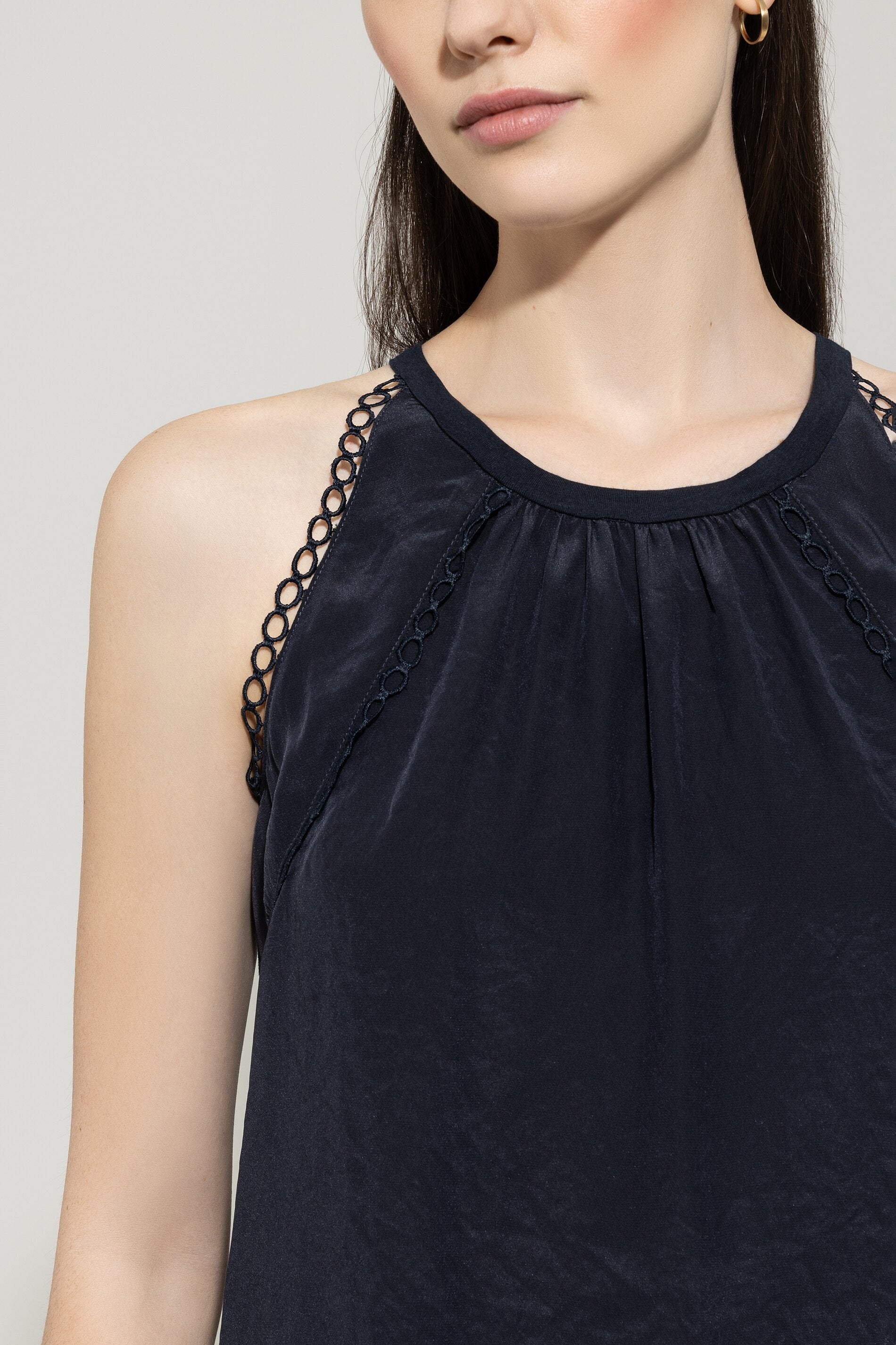Neckholder-Top mit Zierdetails - dark blue - Standard | Model Detail