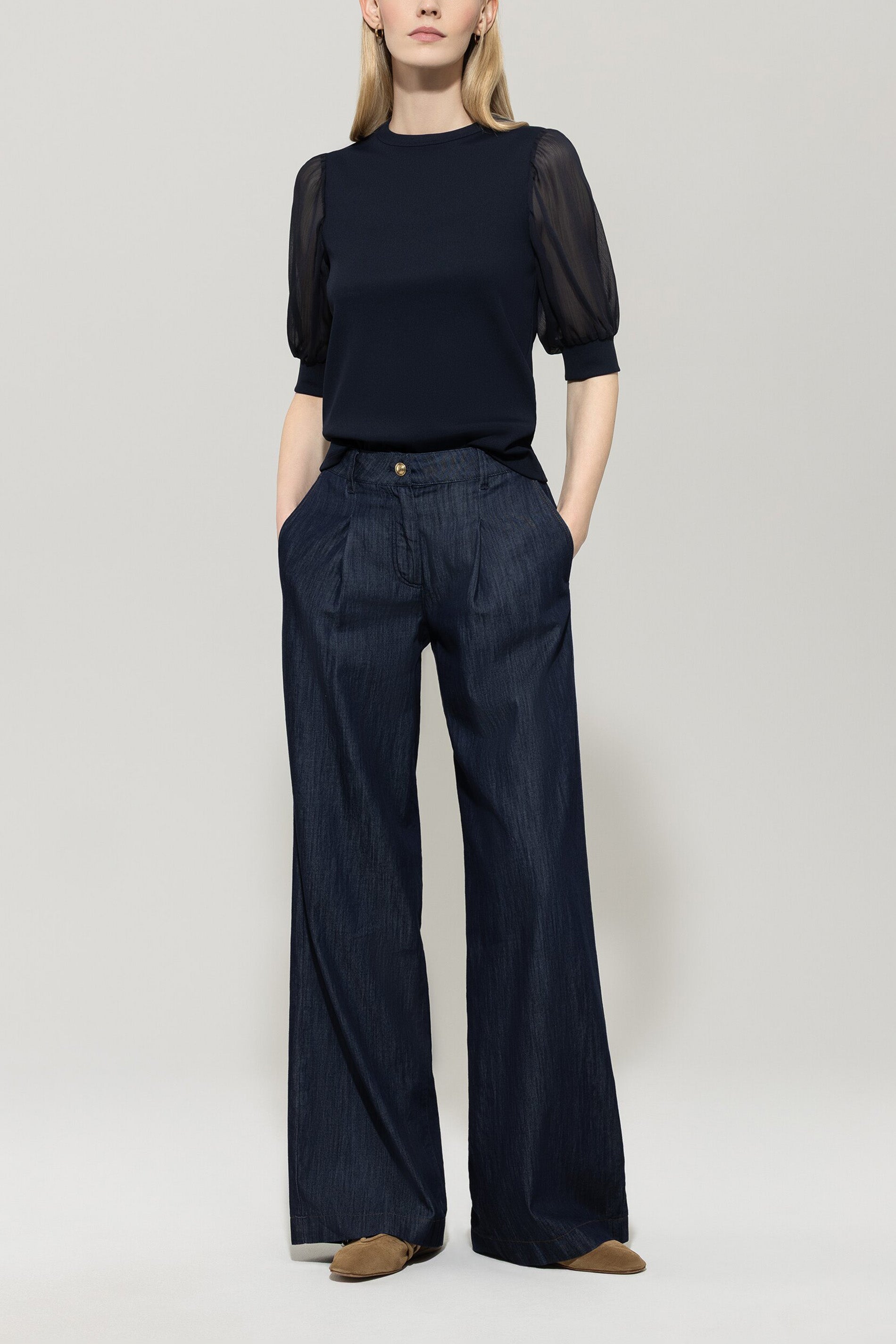 Rippshirt mit Crêpe-Ärmeln - dark blue - Standard | Model Front