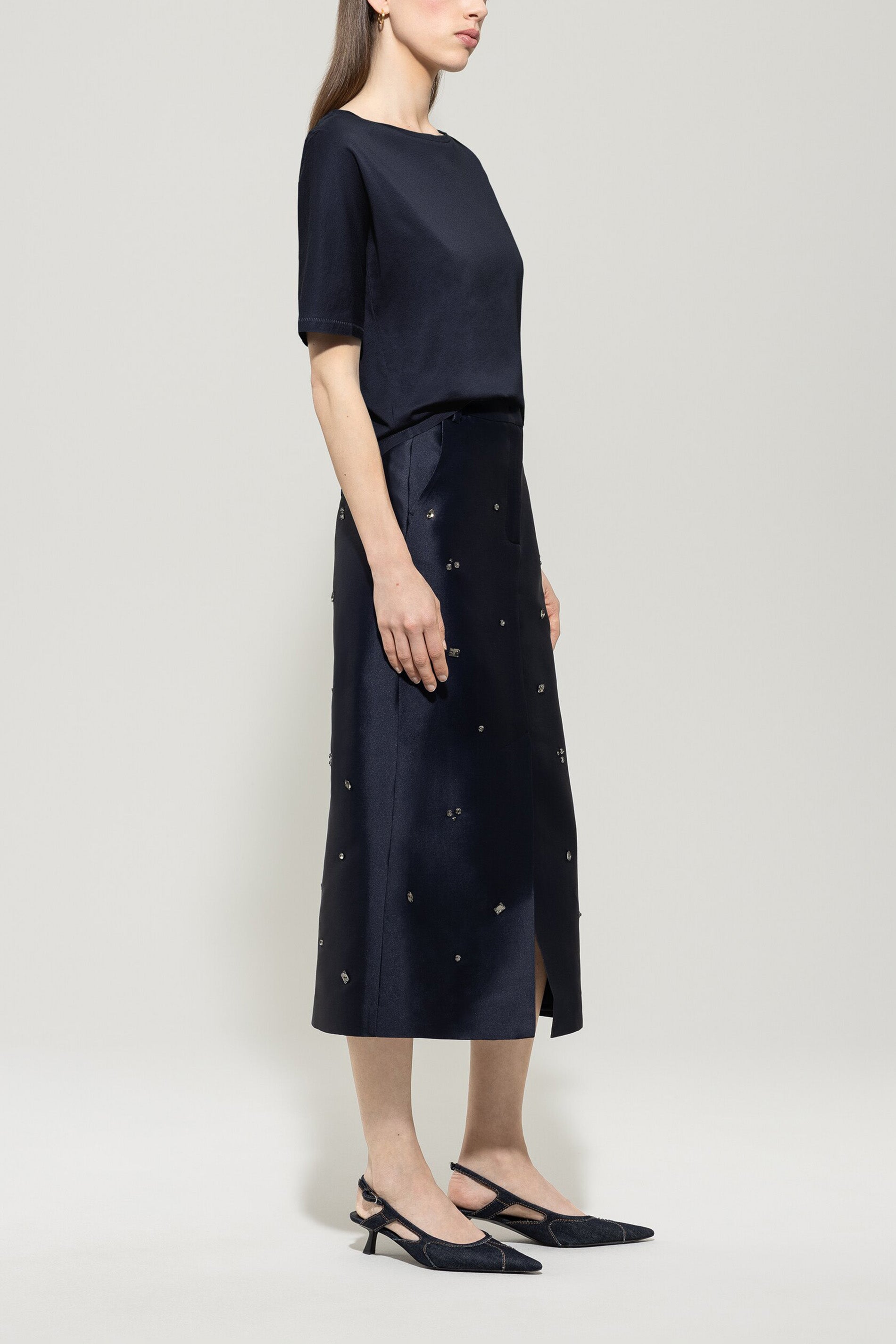 T-Shirt aus Baumwoll-Mix - dark blue - Standard | Model Seite