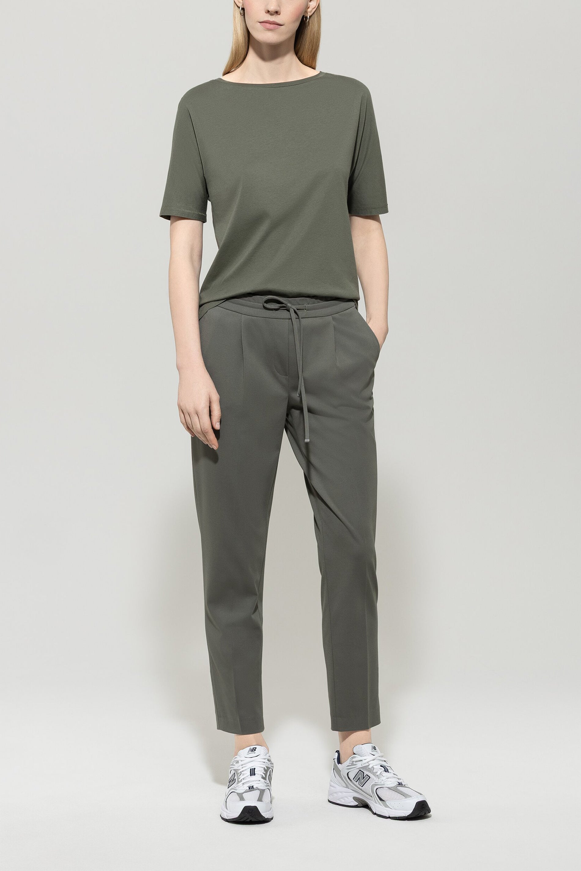 T-Shirt aus Baumwoll-Mix - cool khaki - Standard | Model Front