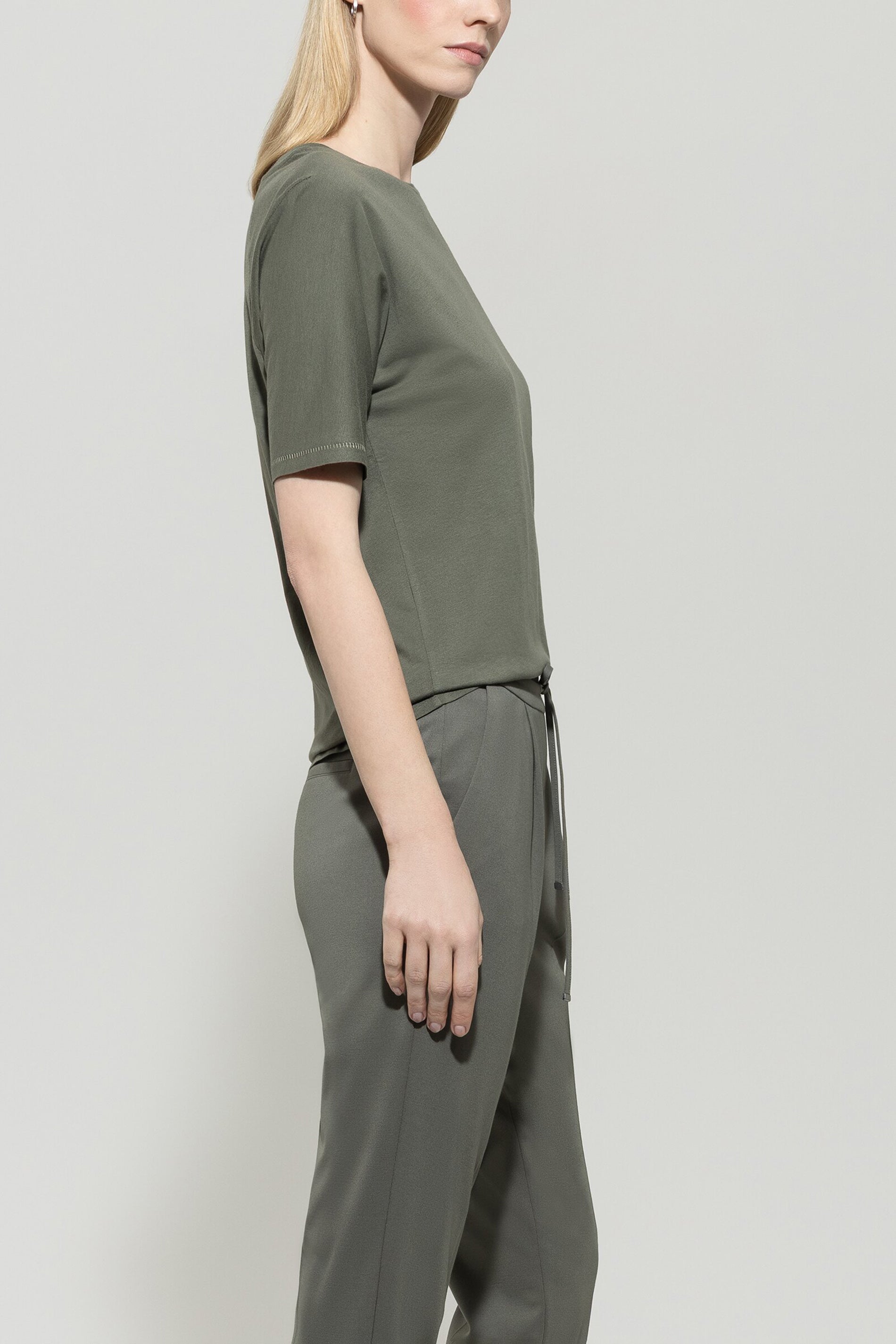 T-Shirt aus Baumwoll-Mix - cool khaki - Standard | Model Seite