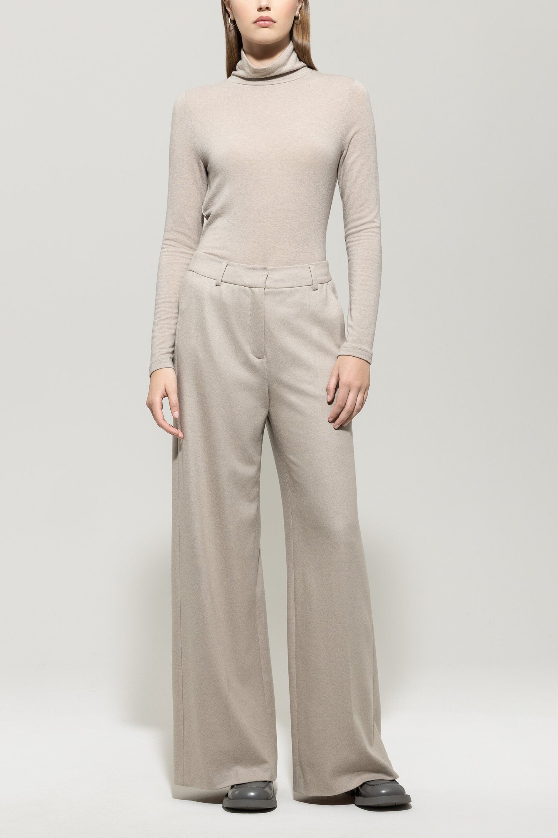 Langarm-Rolli - oyster - Standard | Model Front