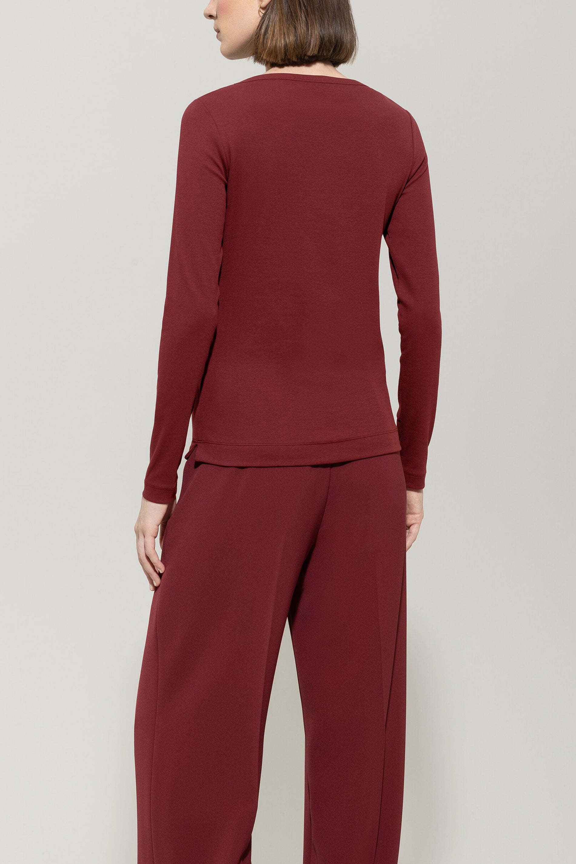 Langarm-Shirt - berry red - Standard | Model Rück