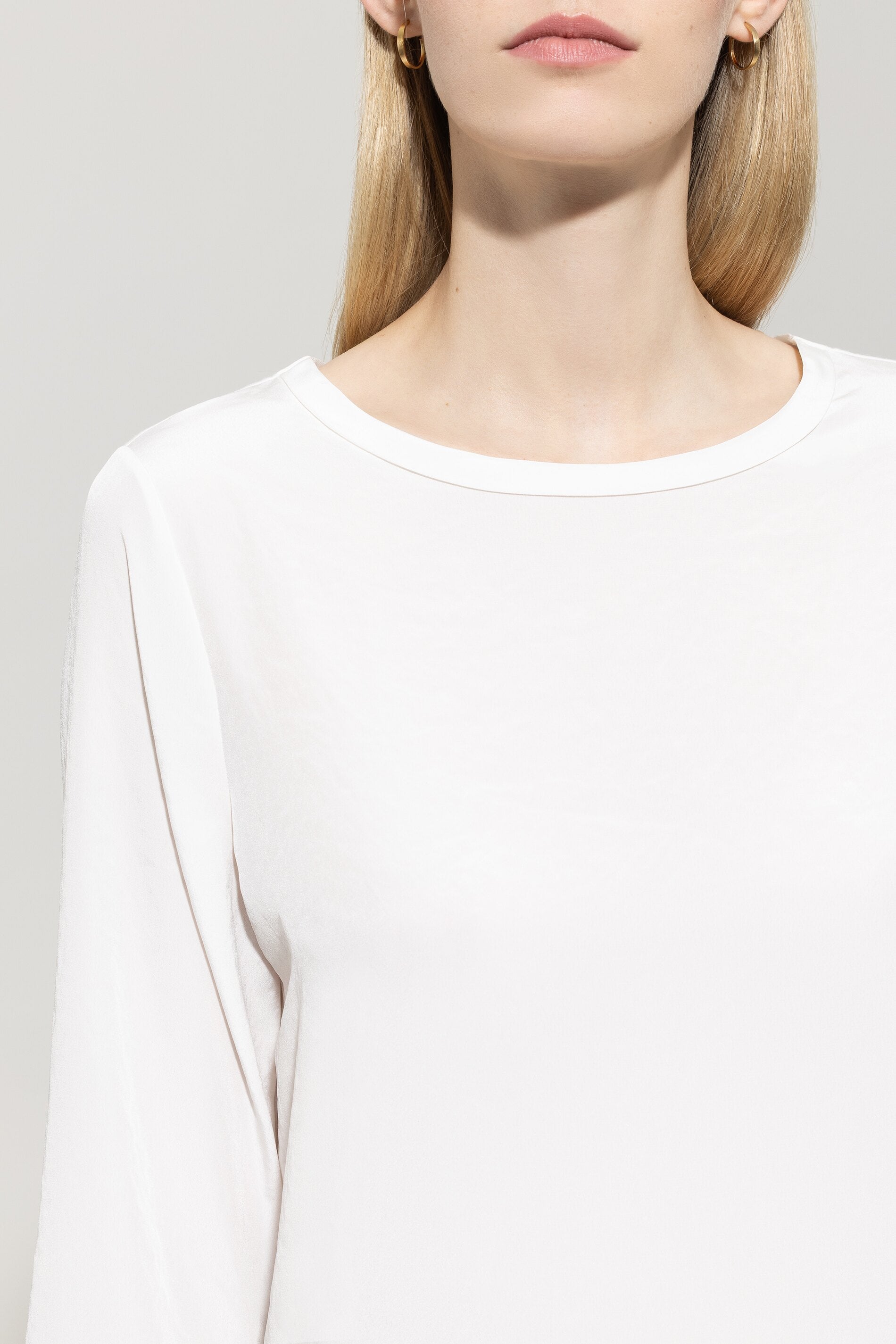 Shirt mit Rücken-Patch - off white - Standard | Model Detail