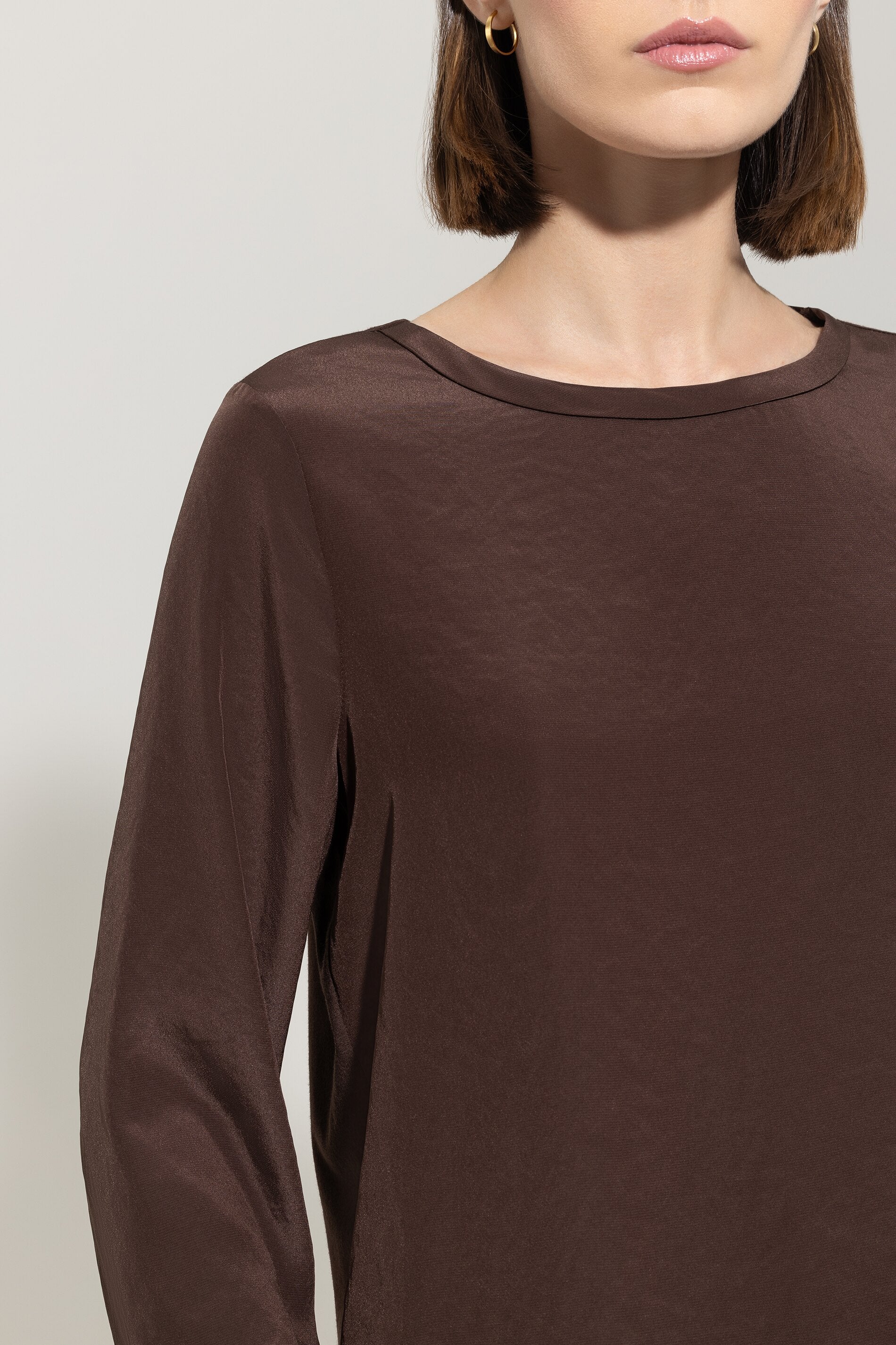 Shirt mit Rücken-Patch - espresso - Standard | Model Detail