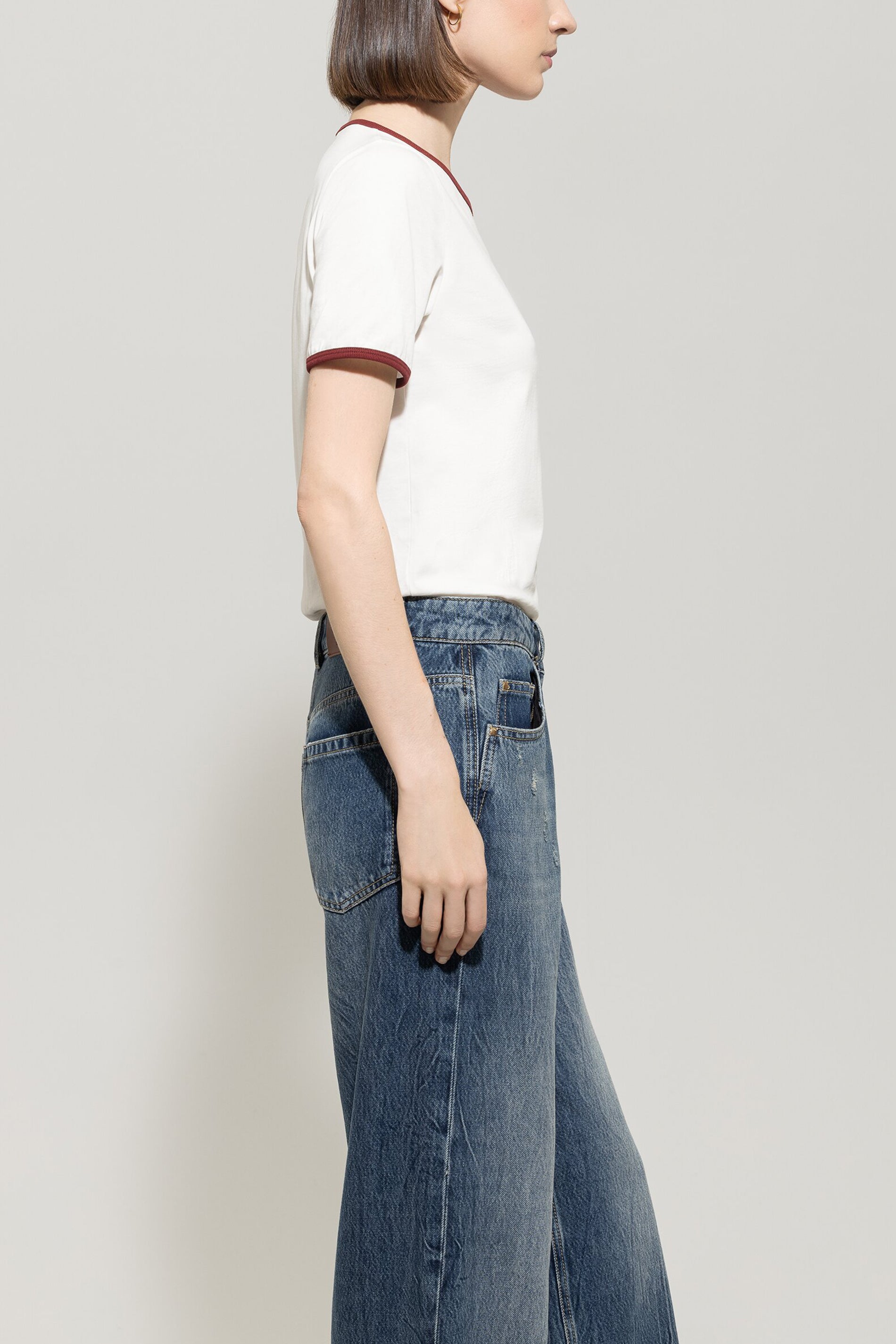 T-Shirt mit Motiv-Print - off-white - Standard | Model Seite