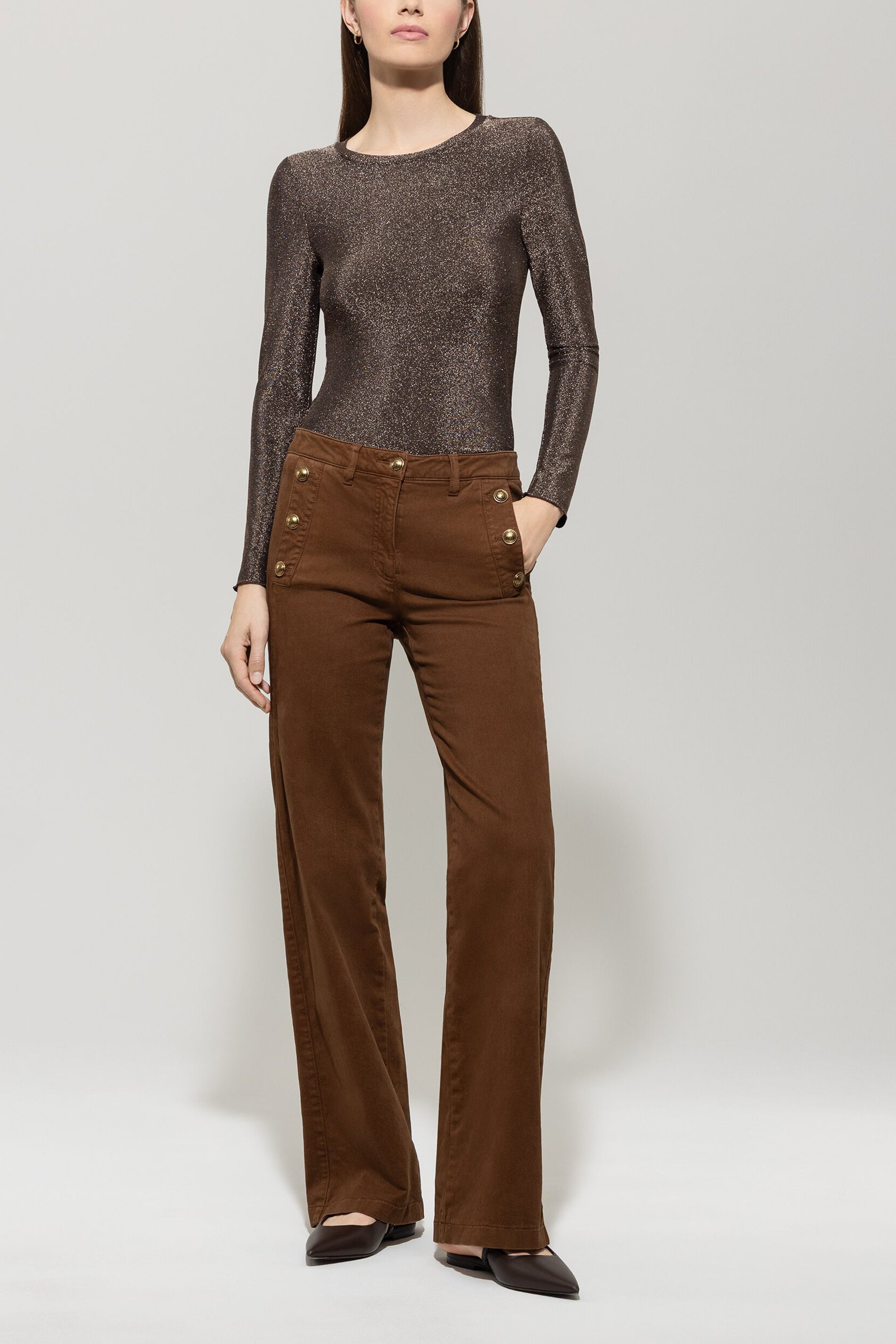 Langarm-Shirt mit Glanzeffekt - espresso - Standard | Model Front