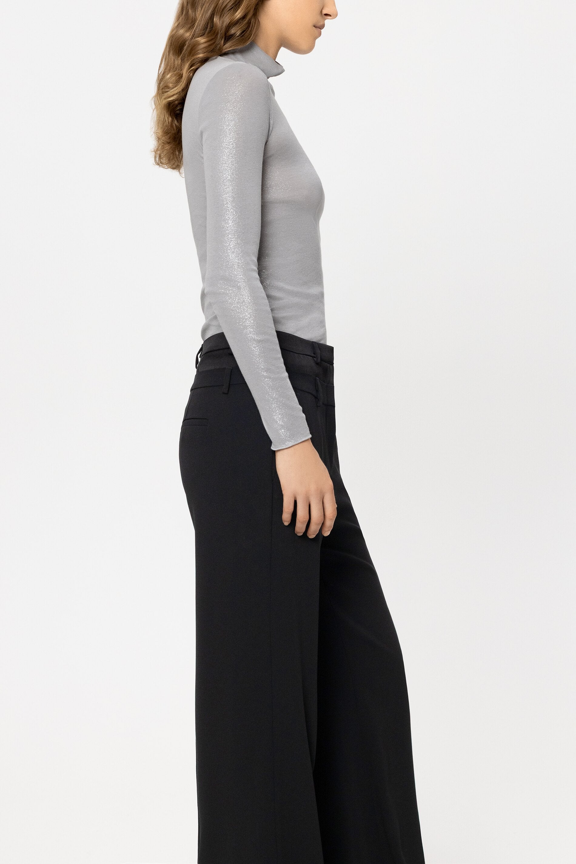 Glanz-Rollkragen-Shirt - silver - Standard | Model Seite