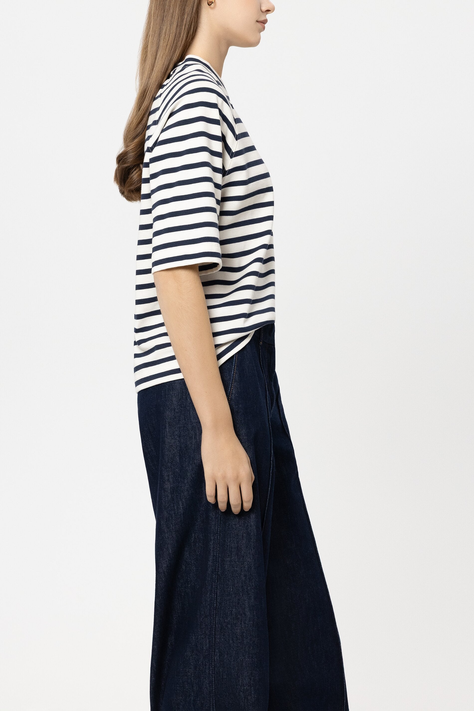 Ringel-Shirt mit Knopf-Detail - navy blue / cream - Standard | Model Seite