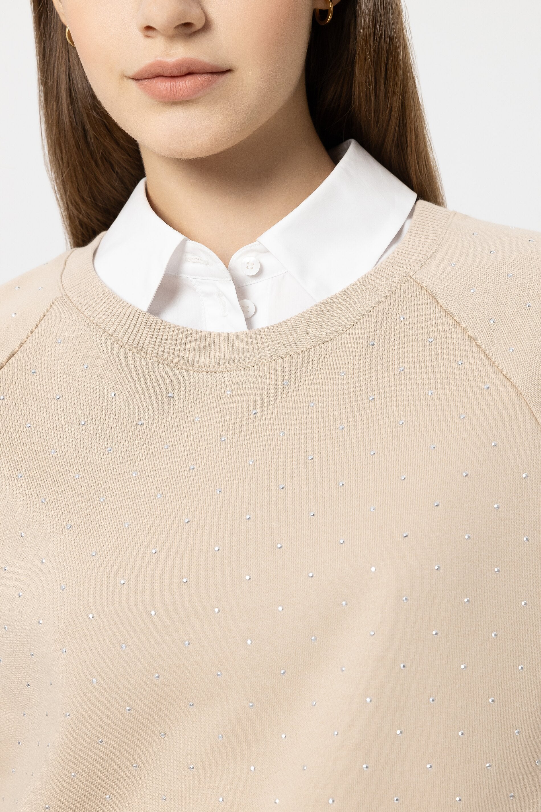 Sweatshirt mit Schmucksteinen - soft camel - Standard | Model Detail