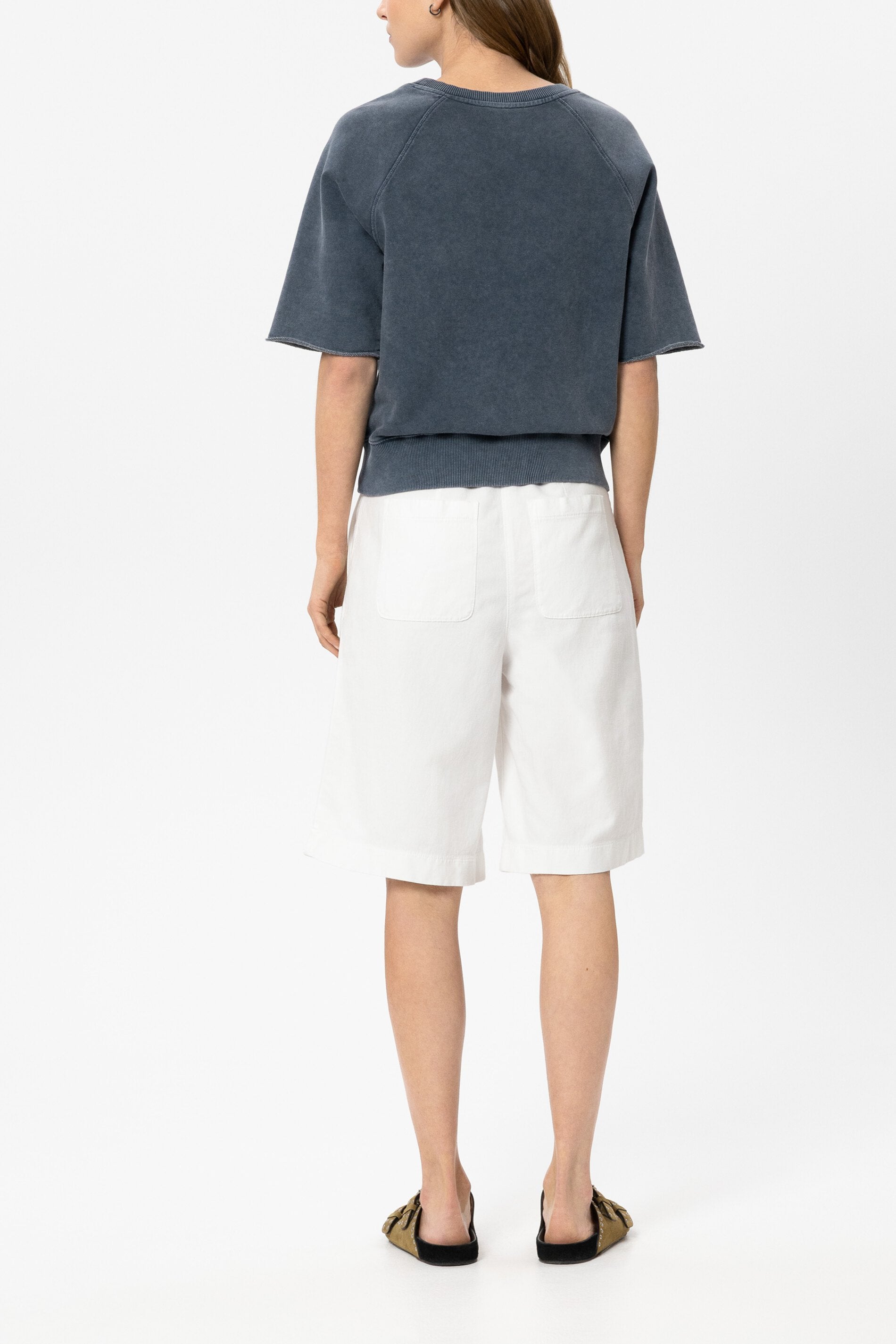 Rundhals-Sweatshirt - tinted blue - Standard | Model Rück