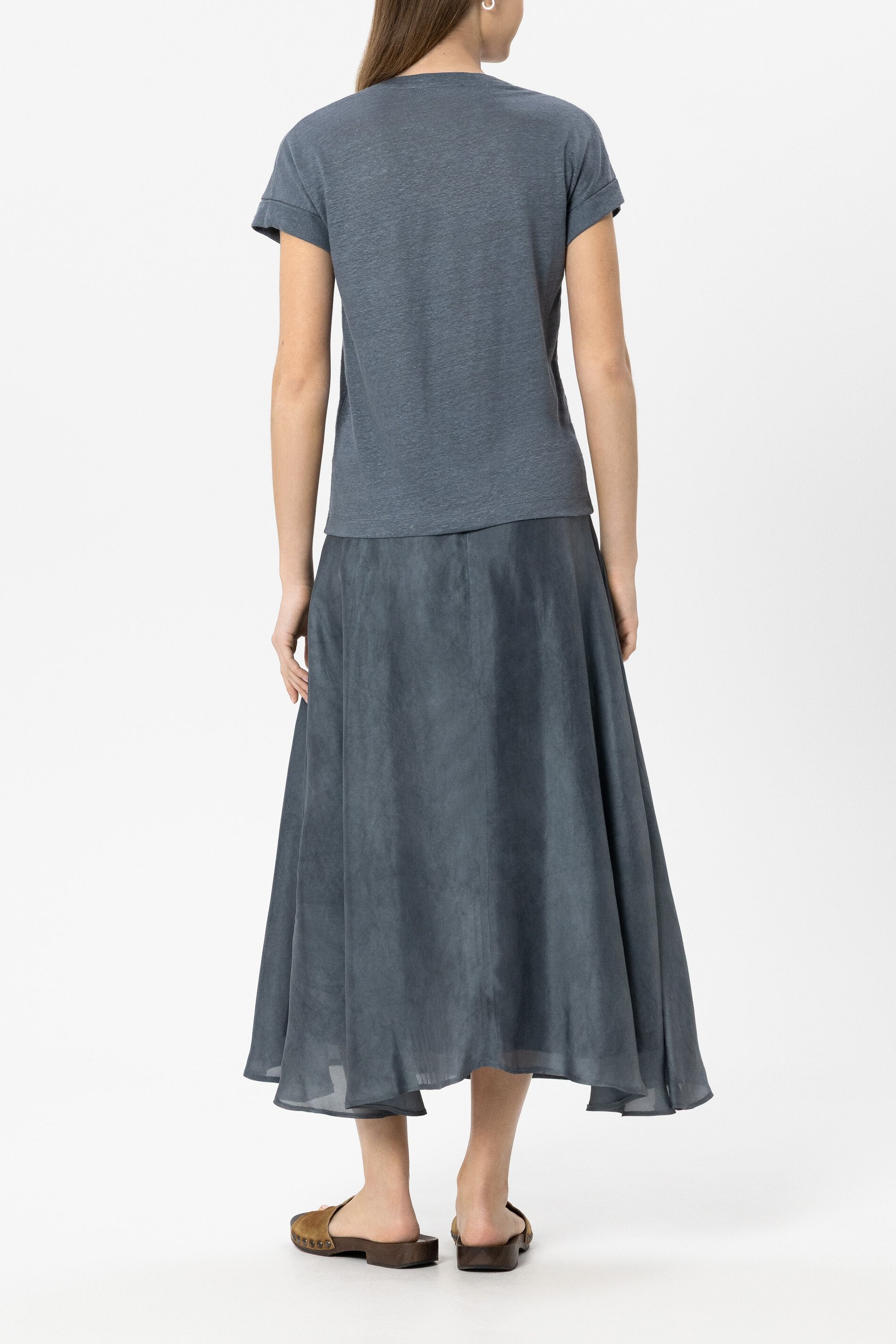 Leinen-T-Shirt - tinted blue - Standard | Model Rück