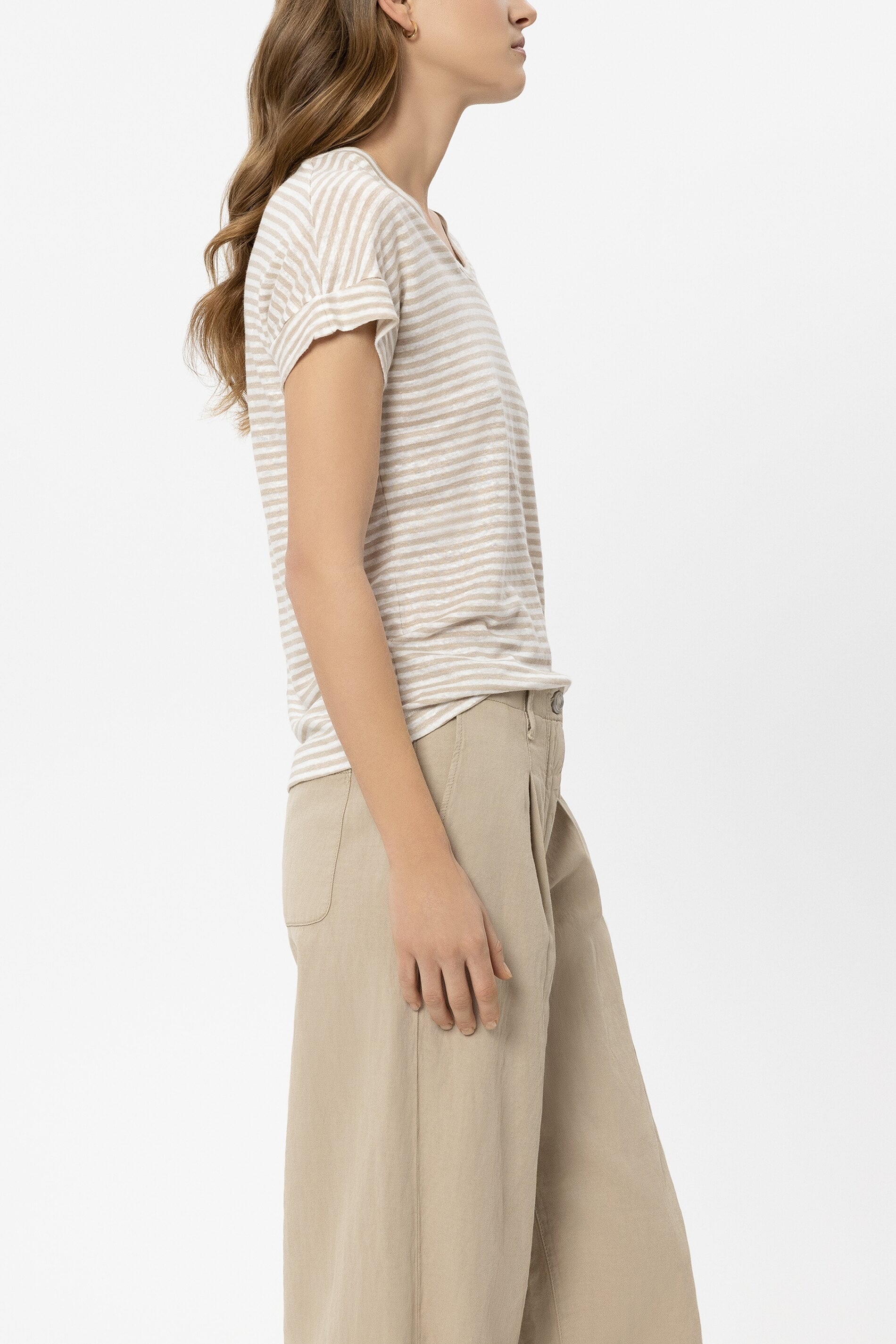 Leinen-Ringel-T-Shirt - sand / milk - Standard | Model Seite