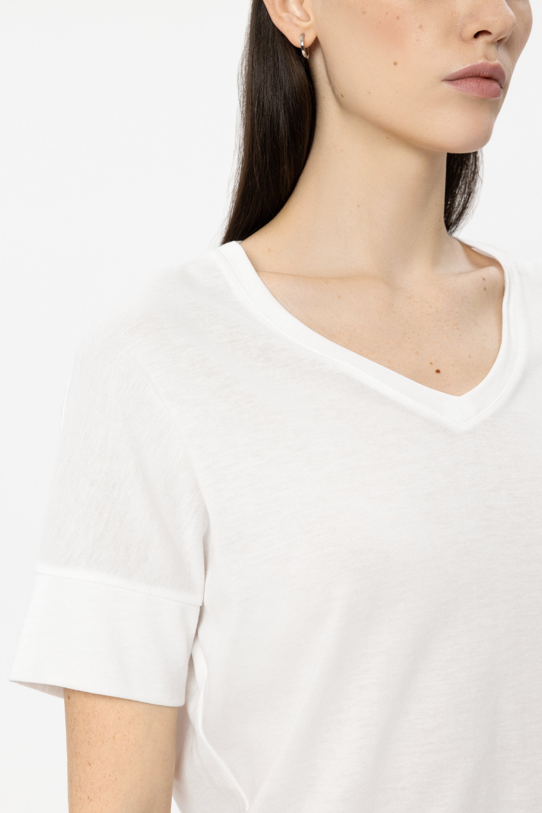 T-Shirt mit Ripp-Saum - white - Standard | Model Detail