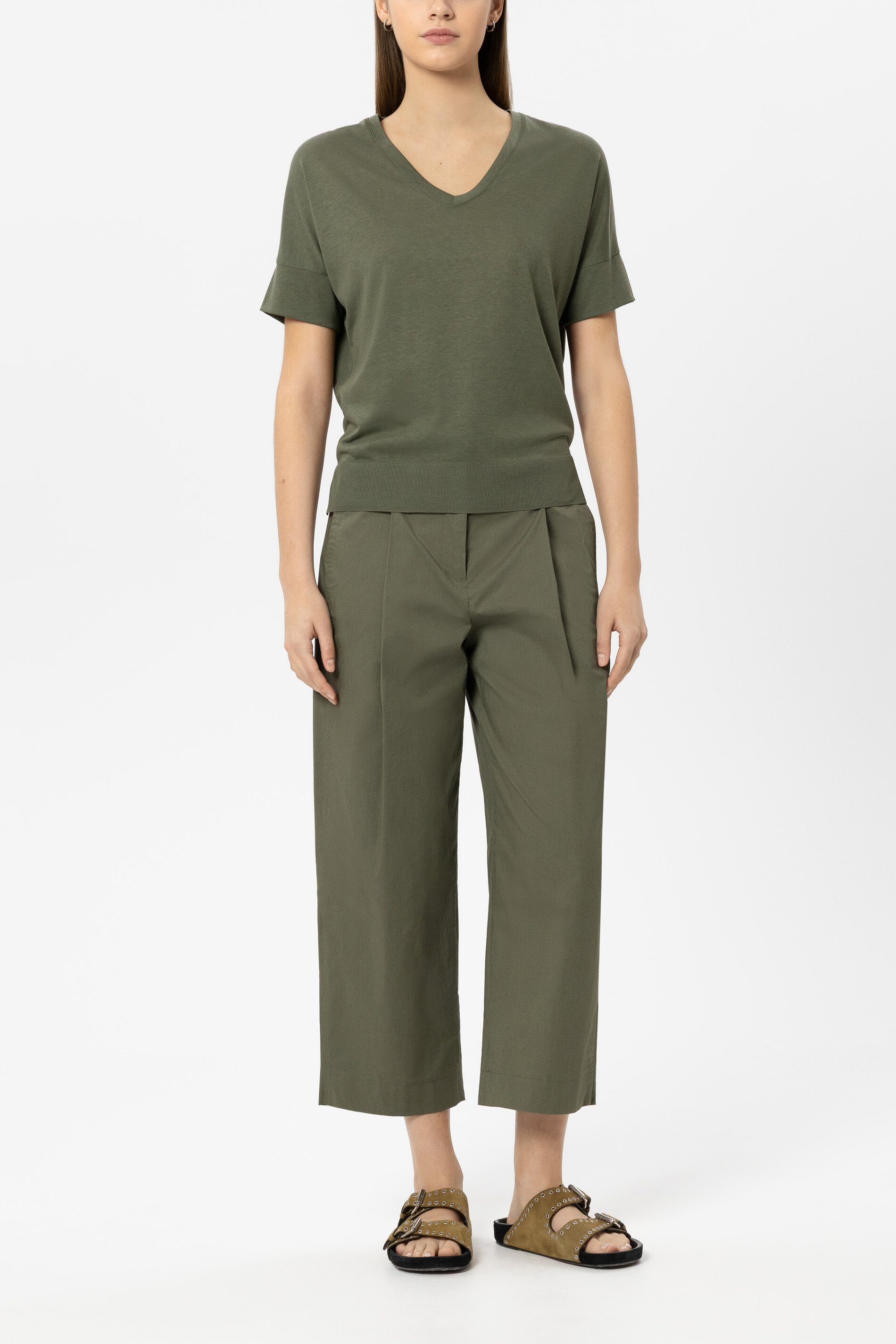 T-Shirt mit Ripp-Saum - khaki - Standard | Model Front