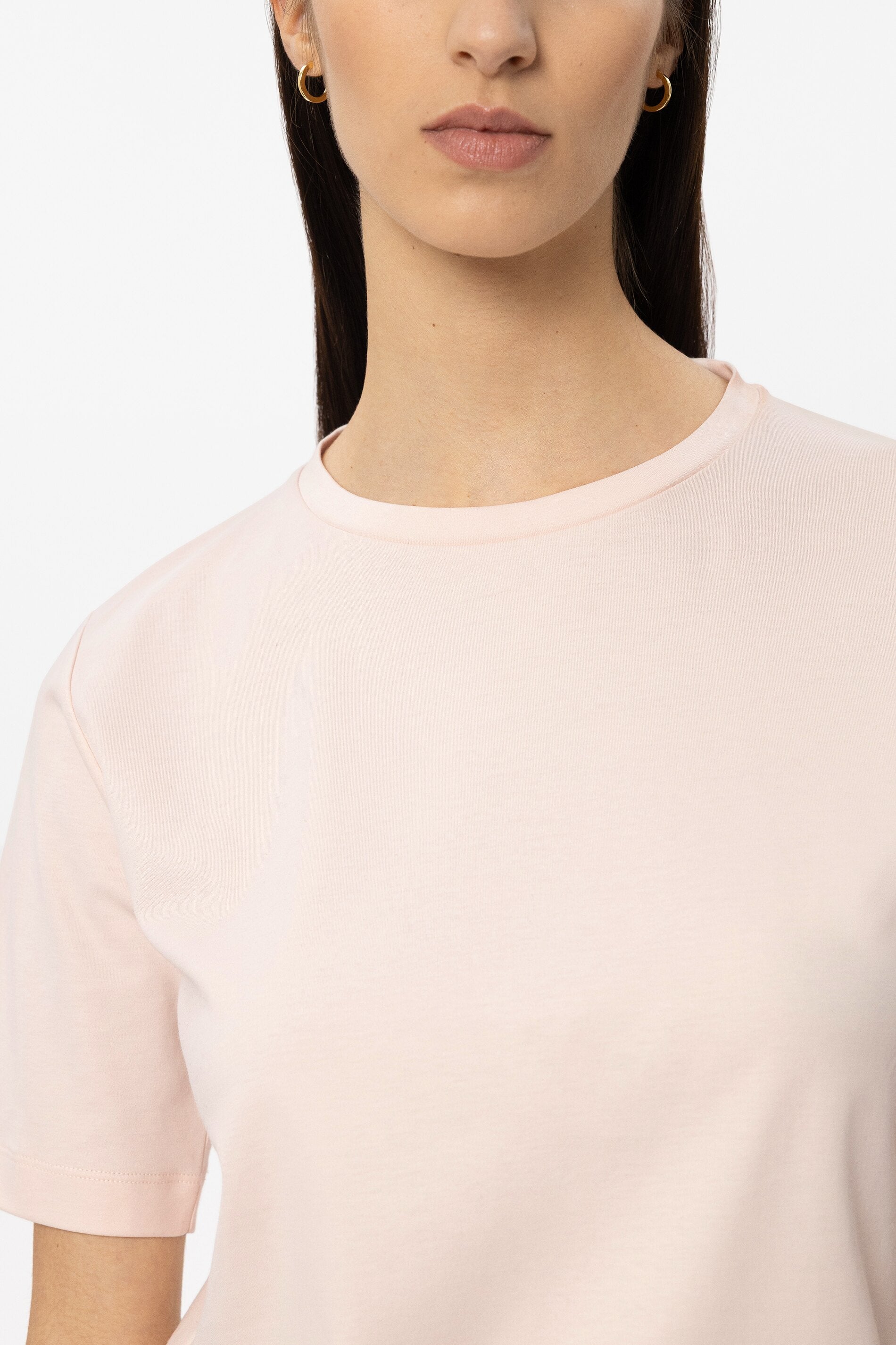 T-Shirt aus Organic-Cotton - powder - Standard | Model Detail