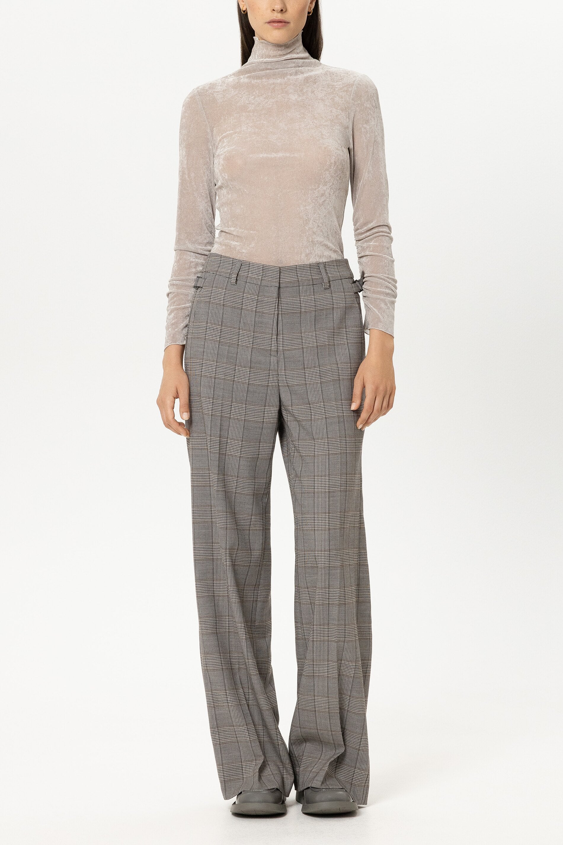 Samt-Turtleneck-Shirt - pearl - Standard | Model Front