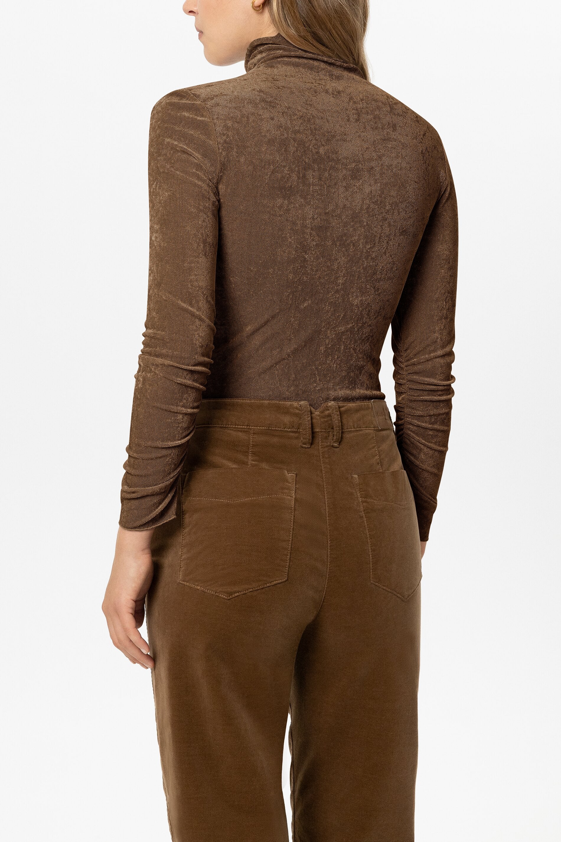 Samt-Turtleneck-Shirt - caramel - Standard | Model Rück