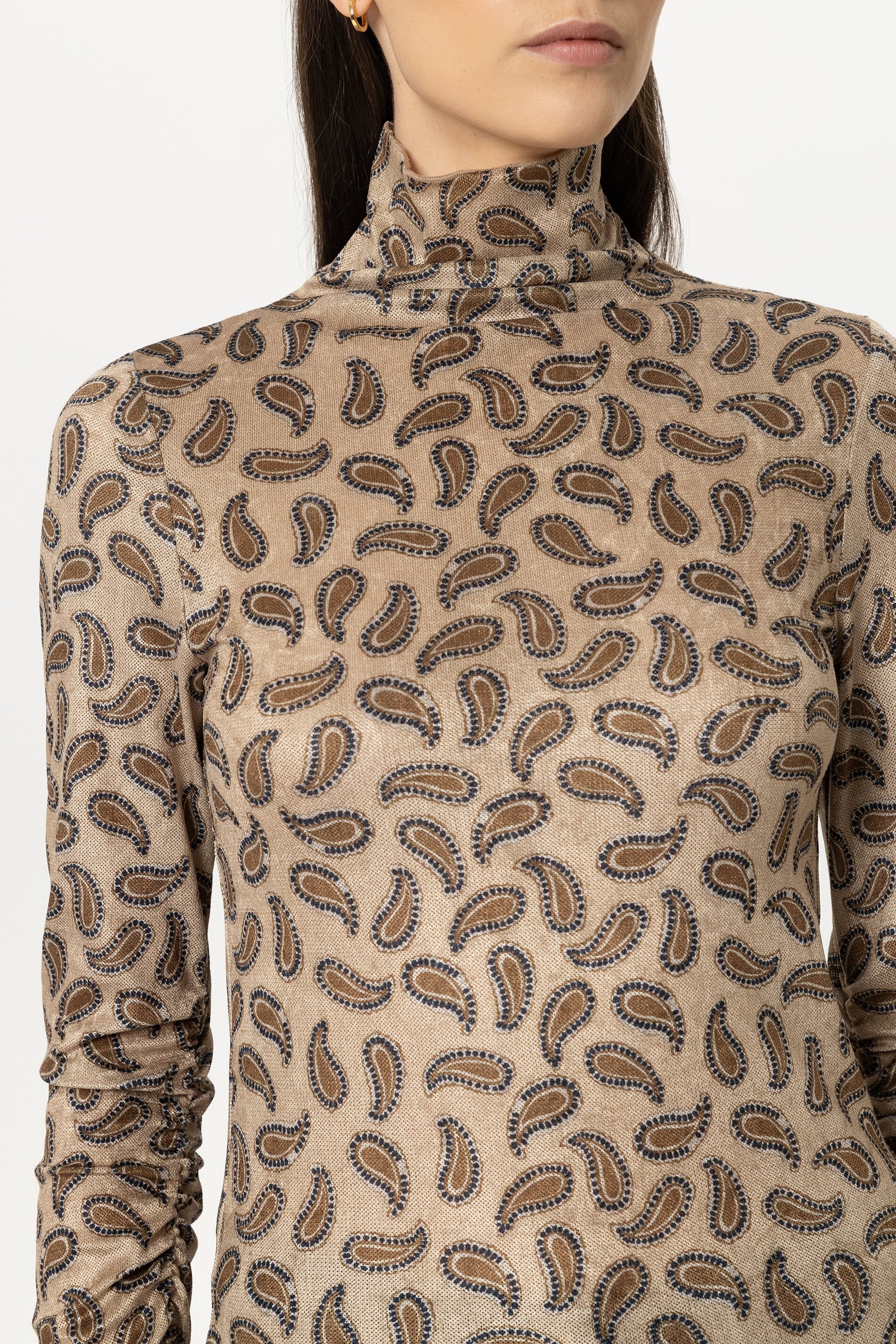 Turtleneck-Shirt mit Print - soft caramel - Standard | Model Detail