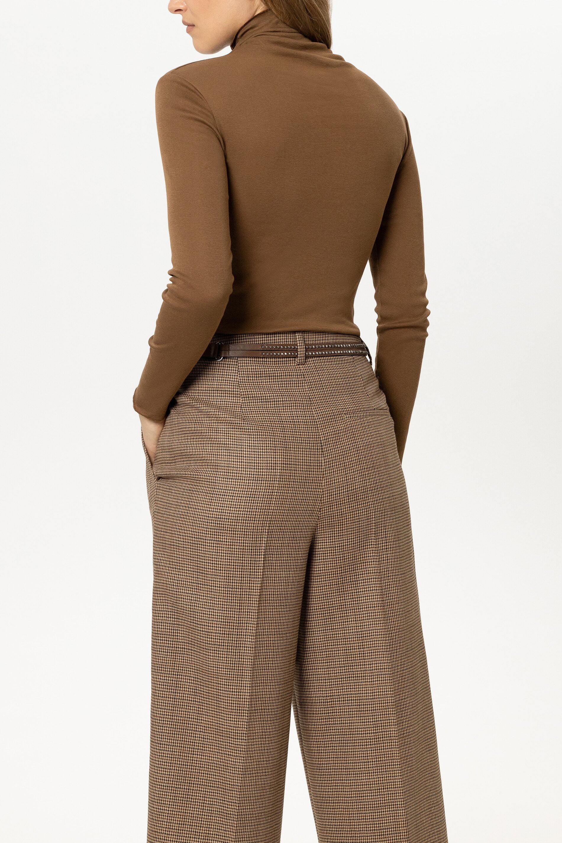 Rollkragen-Shirt - caramel - Standard | Model Rück