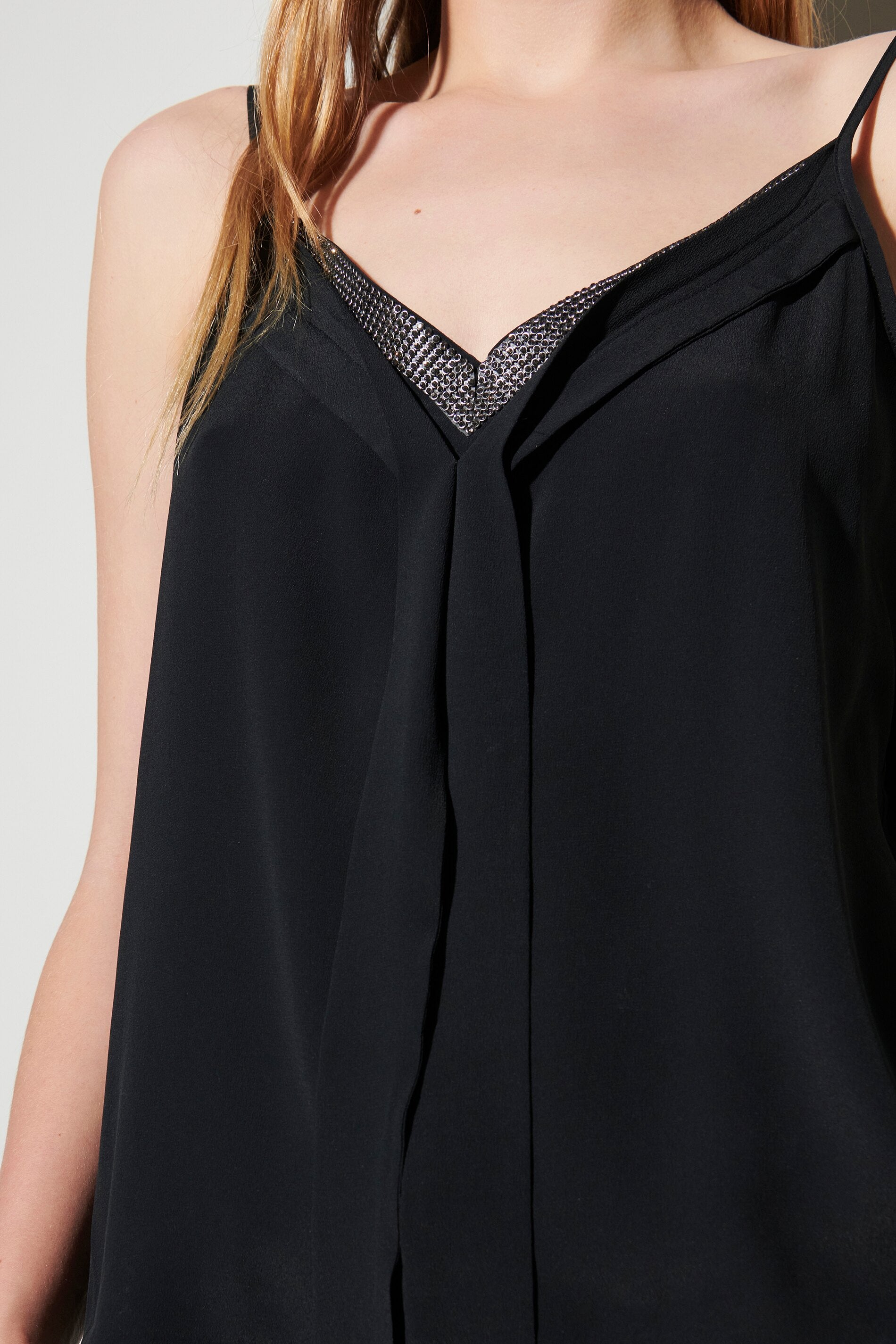 Camisole-Top aus Seiden-Mix - deep black - Standard | Model Detail