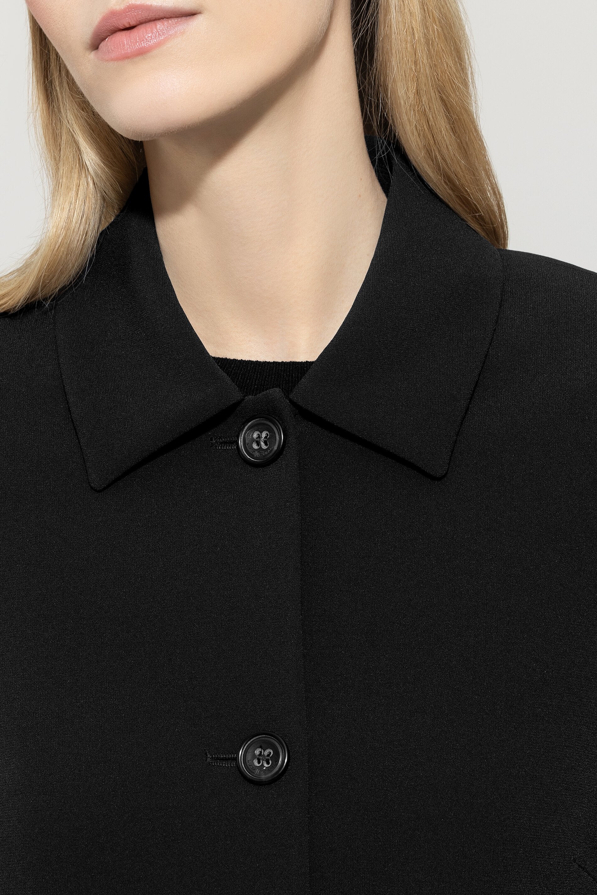 Blazer aus Techno-Sablé - deep black - Standard | Model Detail