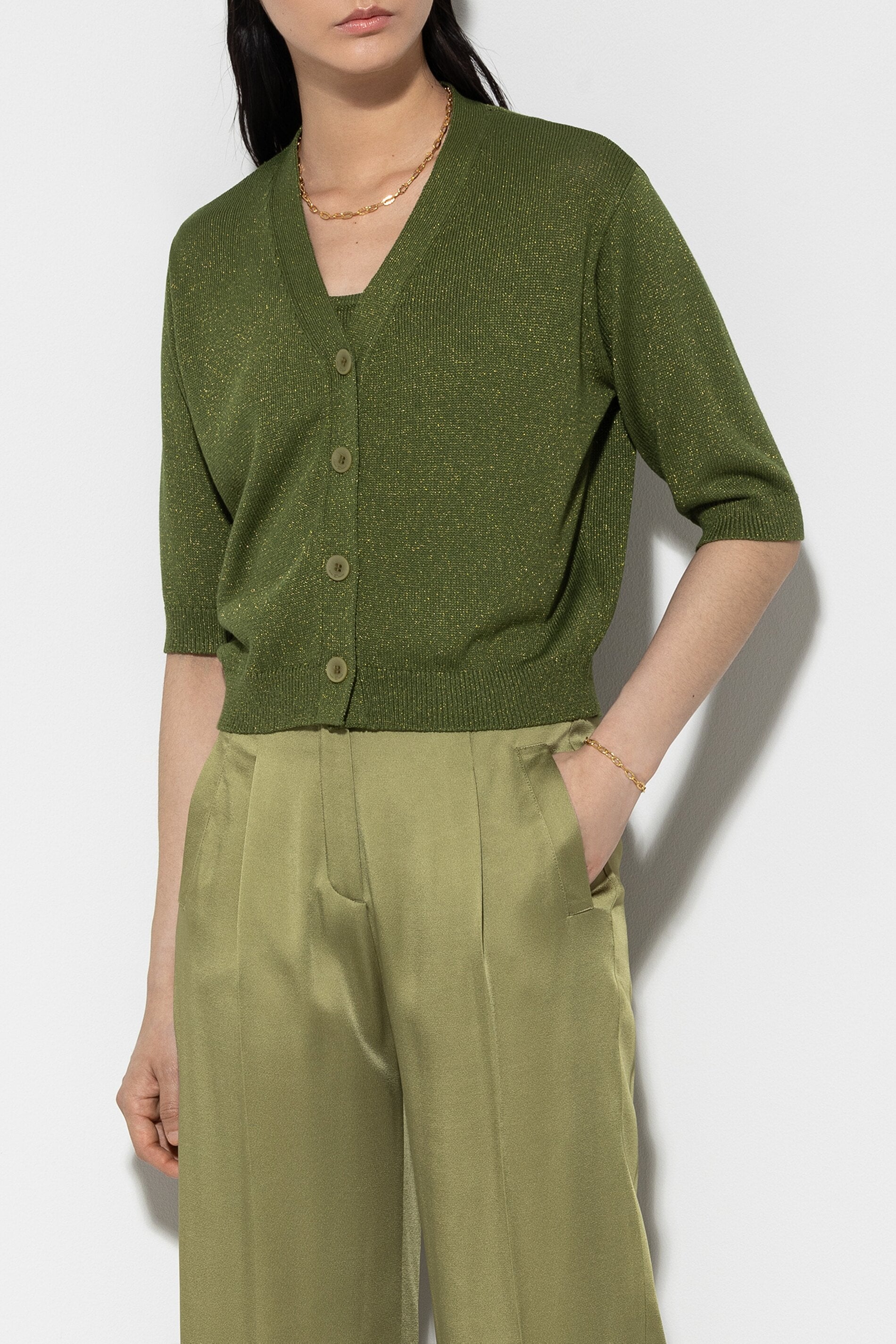 V-Neck-Cardigan - moss green - Standard | Model Front