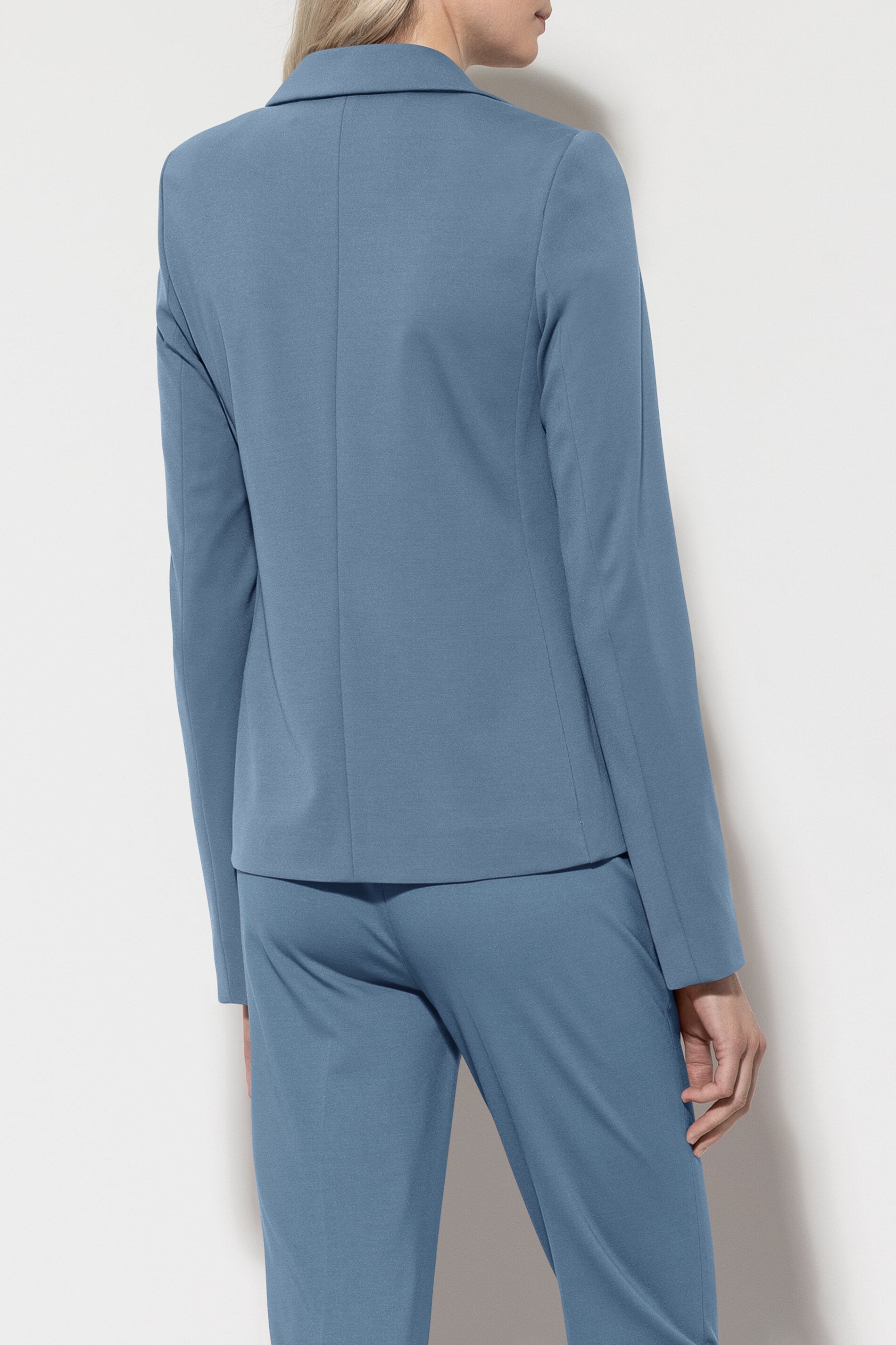 Blazer aus Punto-Milano - smoky blue - Standard | Model Rück