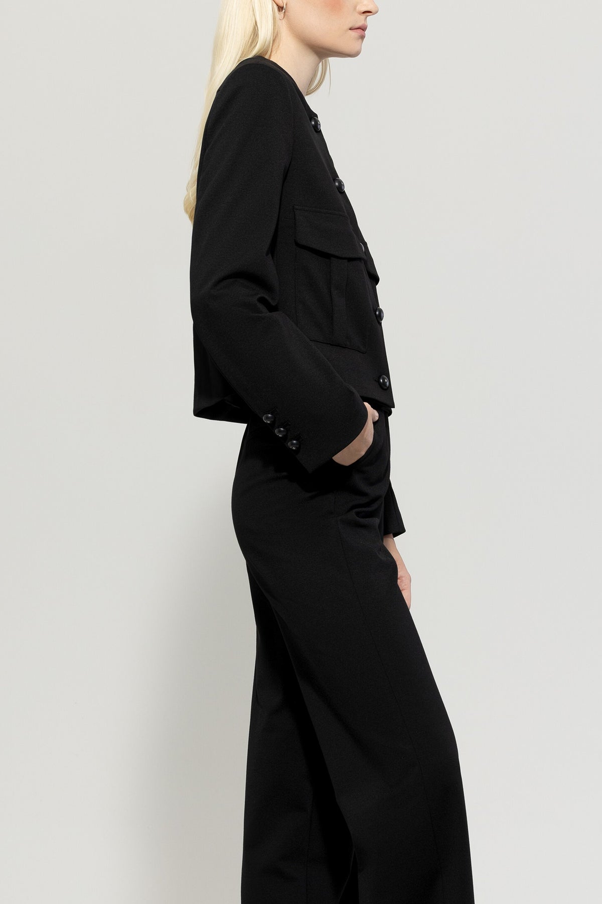 Jacke aus Punto-Milano - deep black - Standard | Model Seite