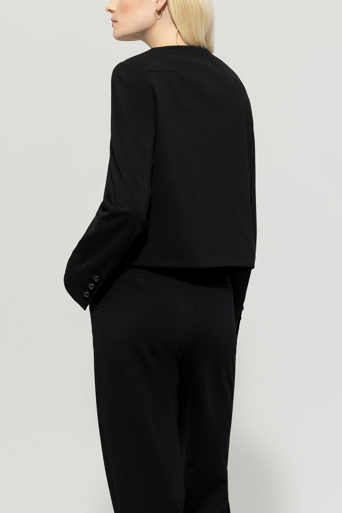 Jacke aus Punto-Milano - deep black - Standard | Model Rück