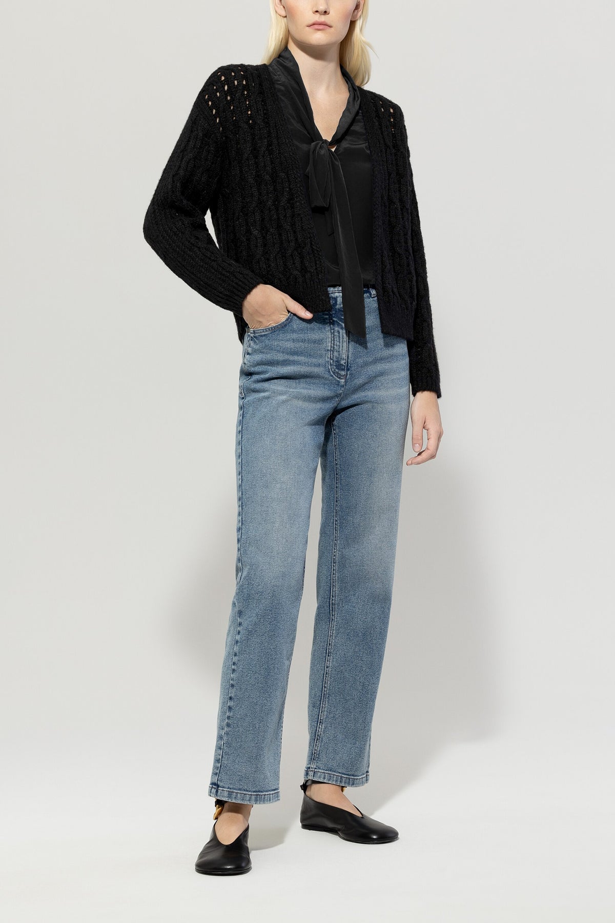 Cardigan aus Woll-Mix - deep black - Standard | Model Front
