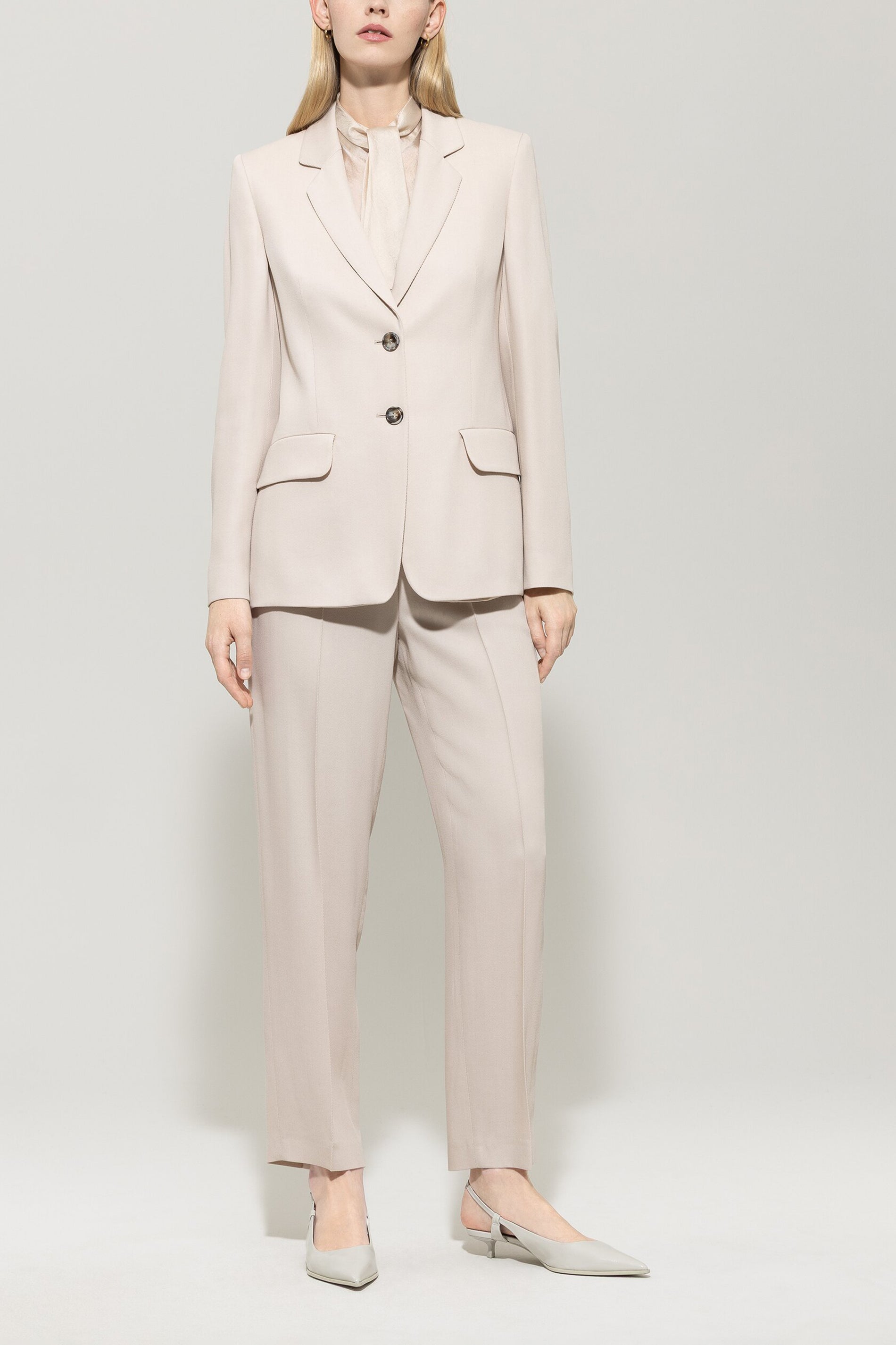 Gabardine-Blazer - silky cream - Standard | Model Front