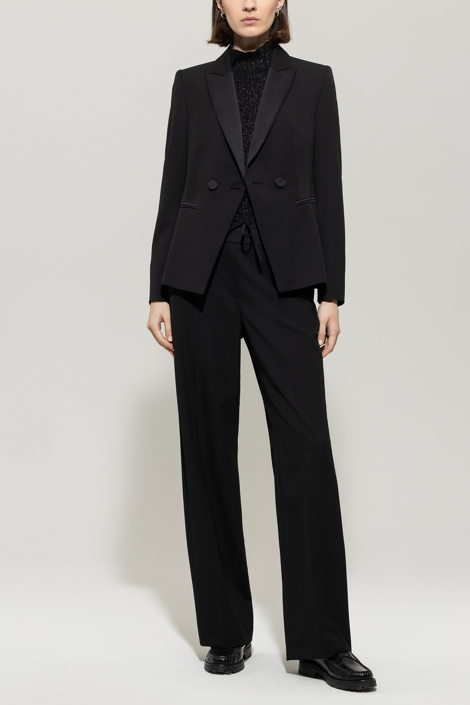 Smoking-Blazer - deep black - mit Patch | Model Front