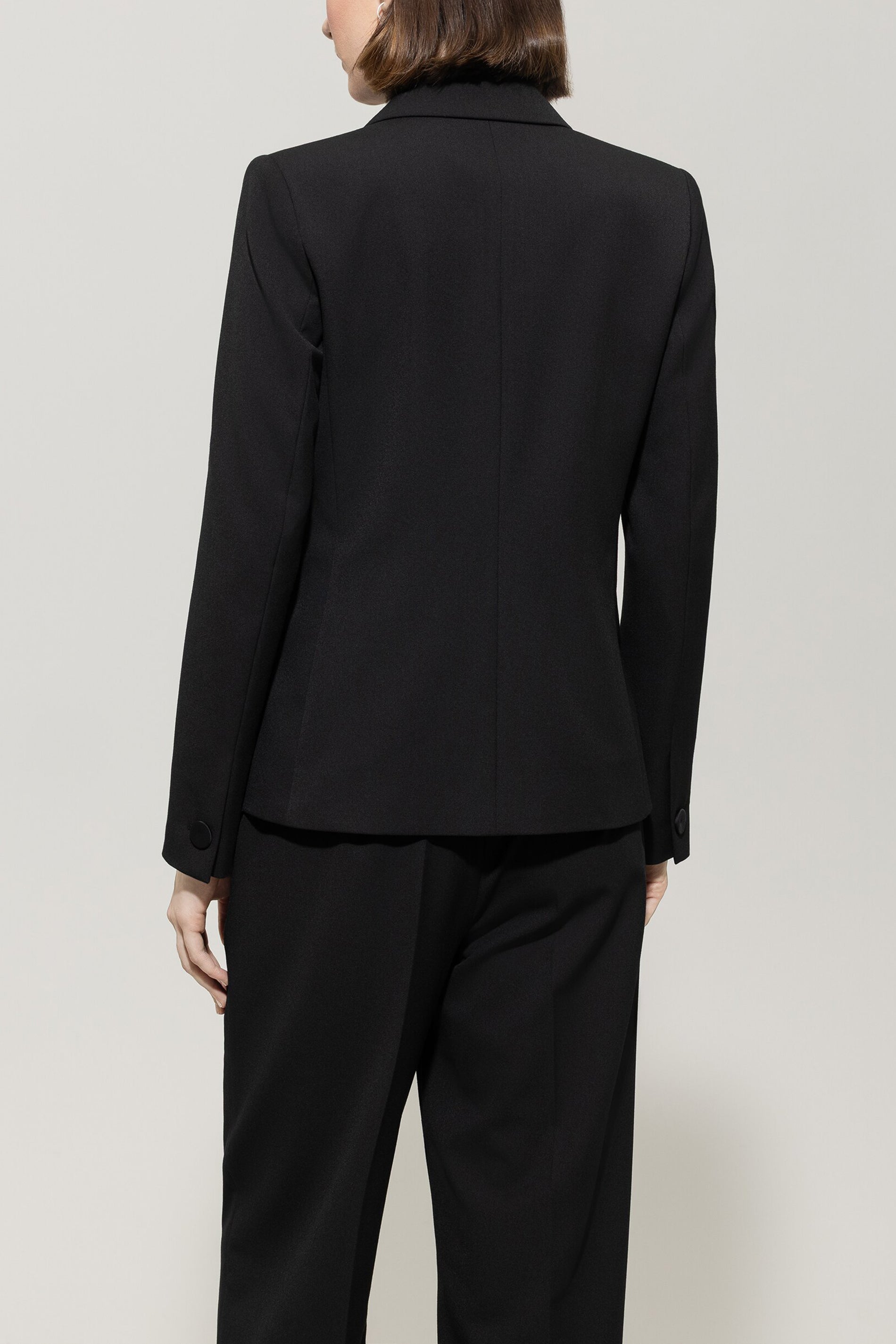 Smoking-Blazer - deep black - mit Patch | Model Rück