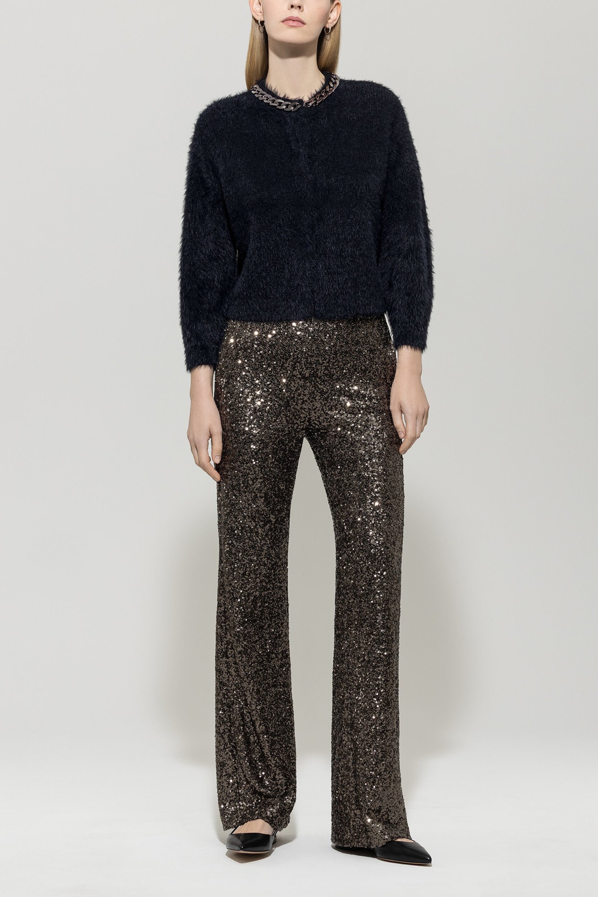 Cardigan mit Chunky-Chain - deep black - Standard | Model Front