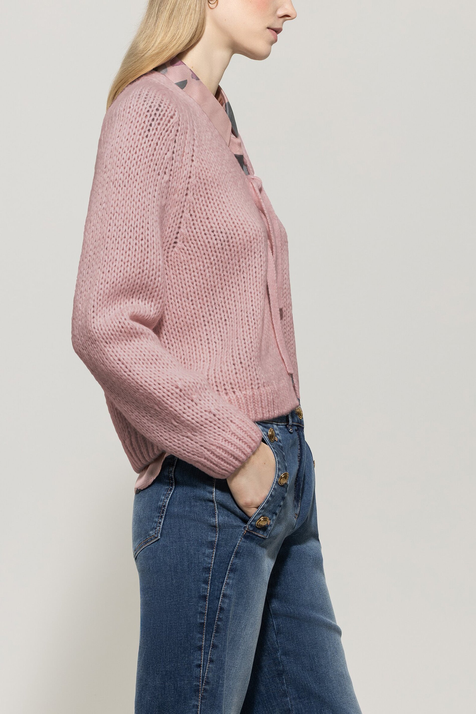 Cardigan mit Schleifendetails - rosewood - Standard | Model Seite