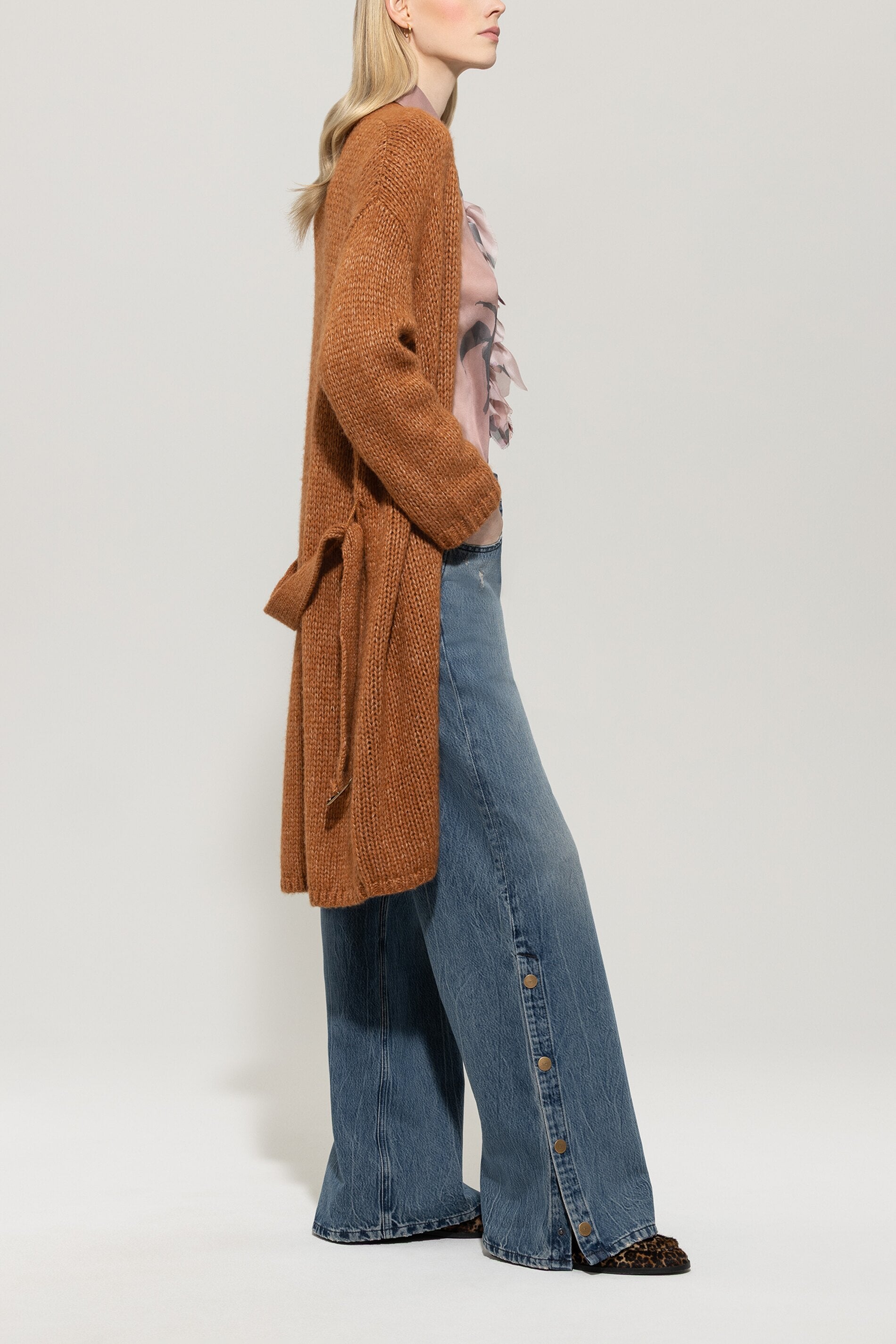 Long-Mantel mit Bindegürtel - cinnamon - Standard | Model Seite