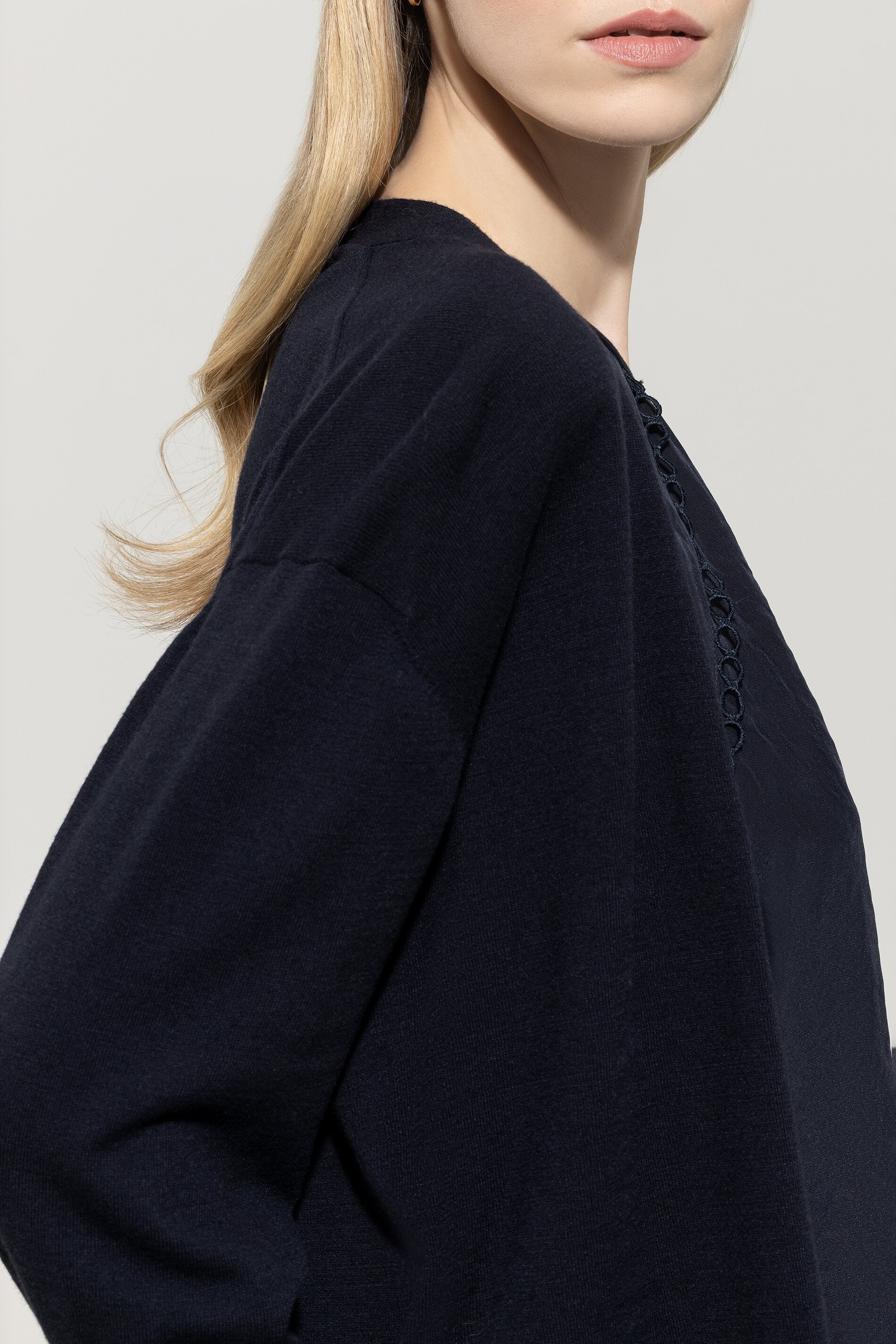 Cardigan mit French-Shoulder - dark blue - Standard | Model Detail