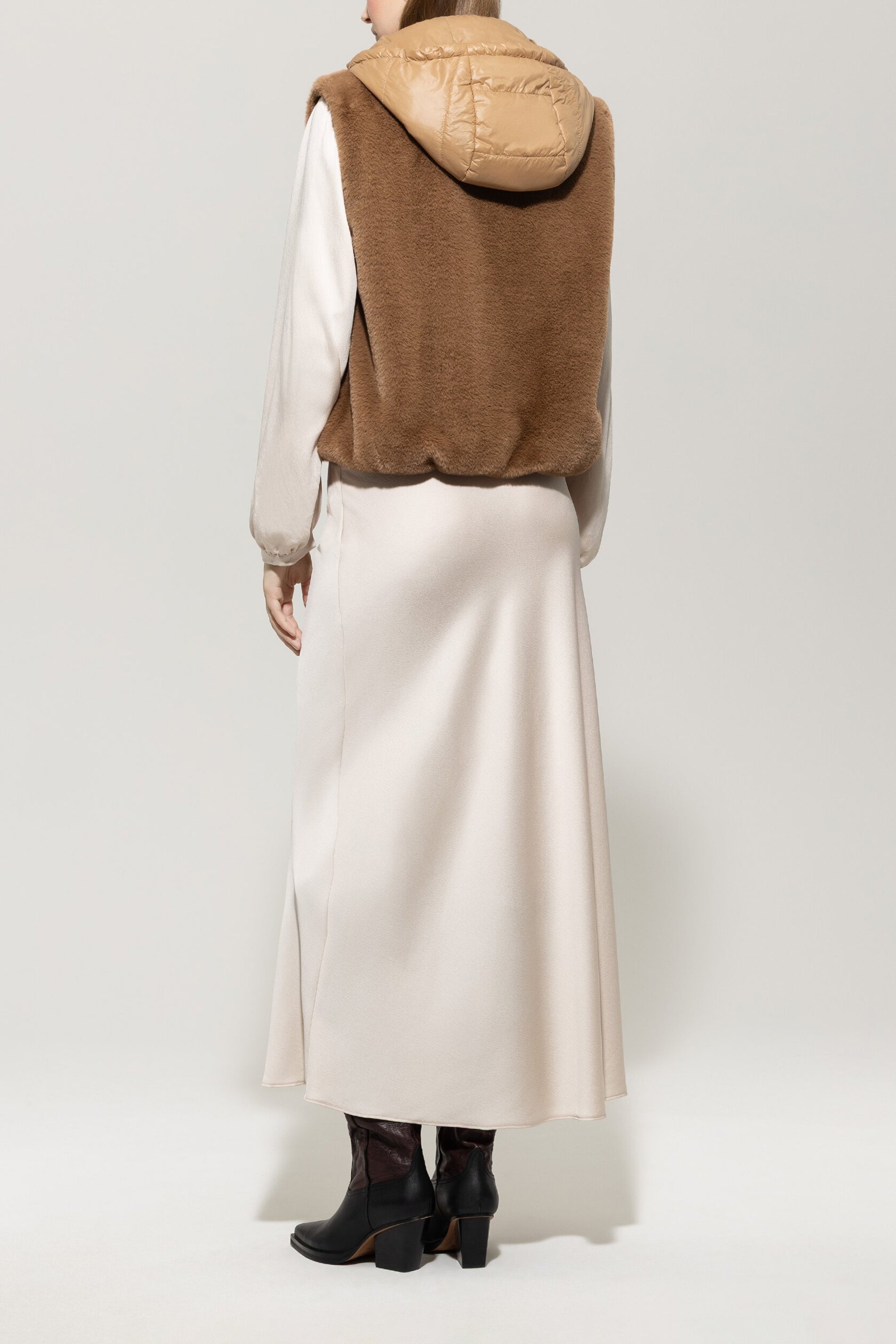 Weste in Fell-Optik - light walnut - Standard | Model Rück