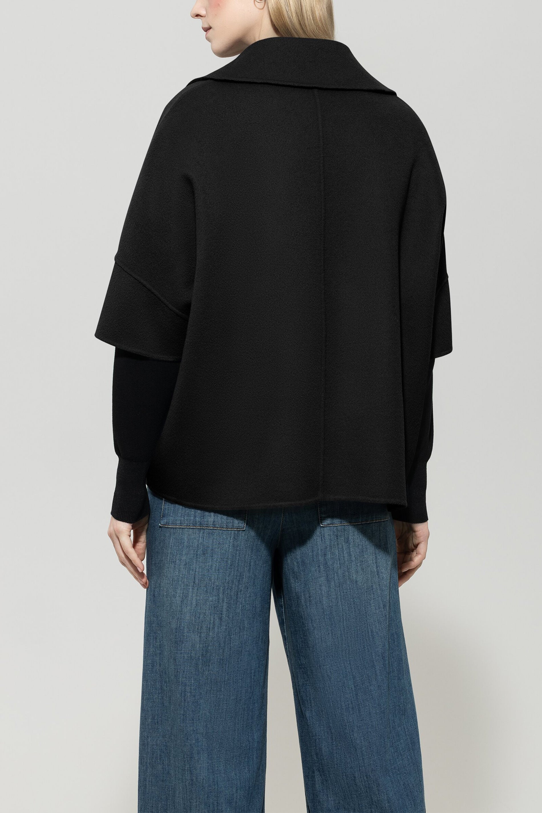 Doubleface-Cape - deep black - Standard | Model Rück