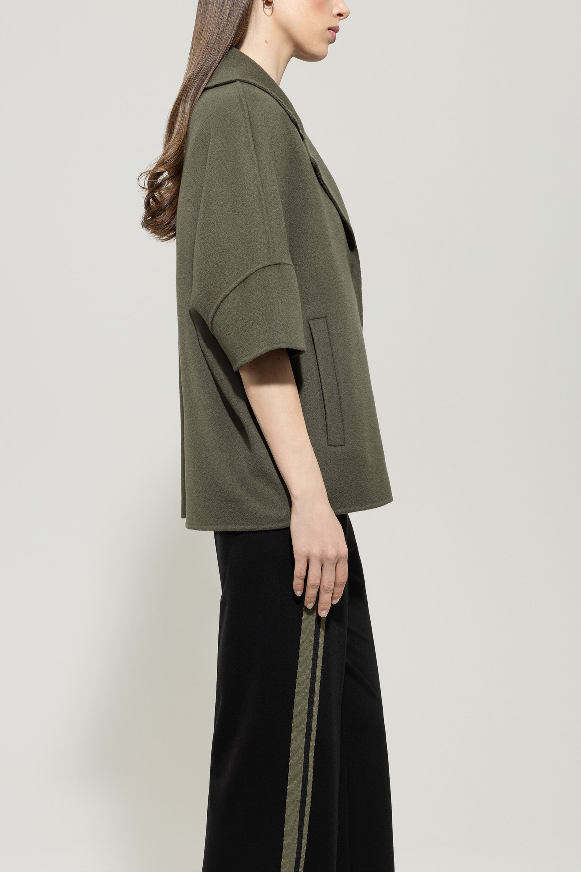 Doubleface-Cape - cool khaki - Standard | Model Seite
