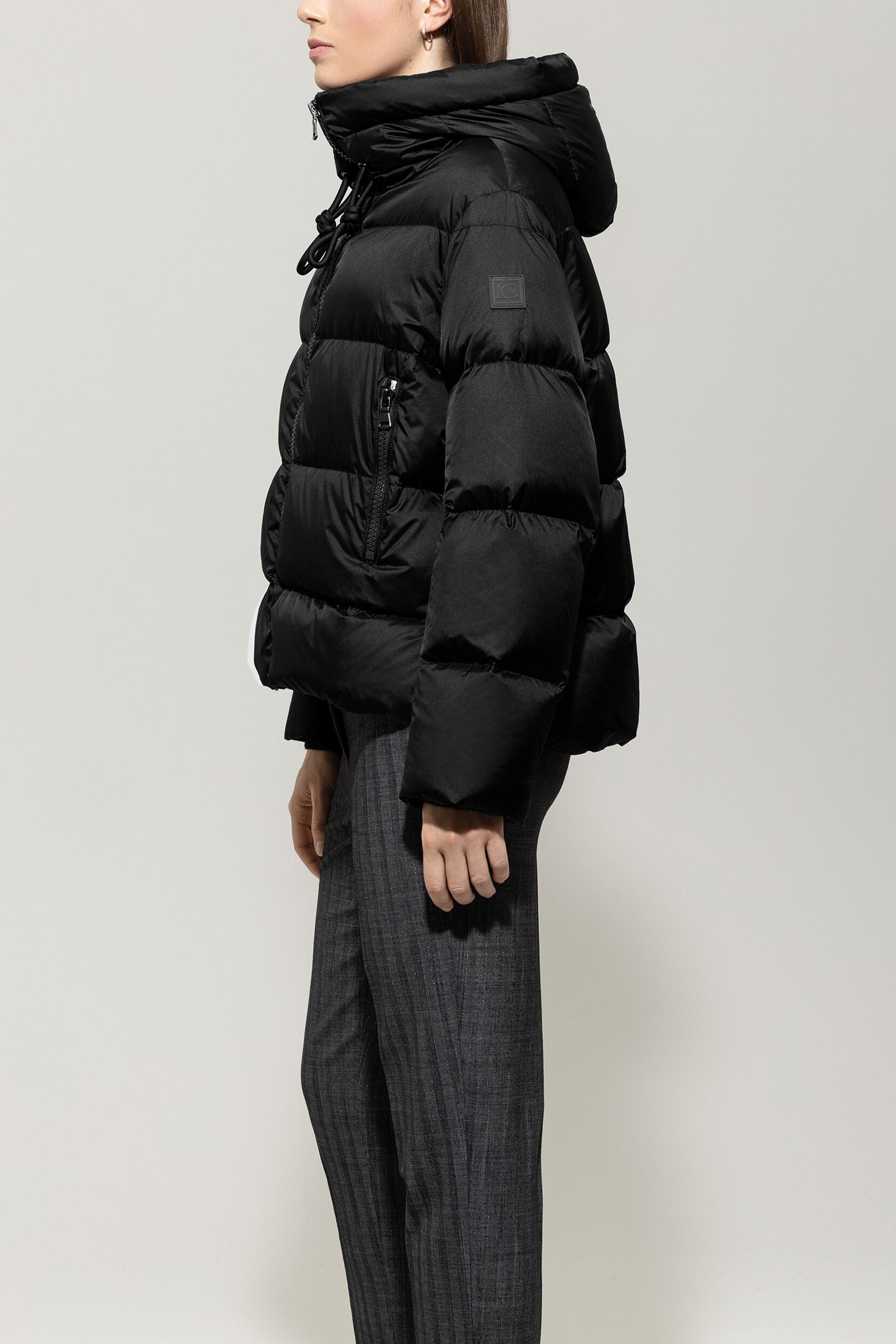 Outdoor-Daunenjacke - deep black - Standard | Model Seite