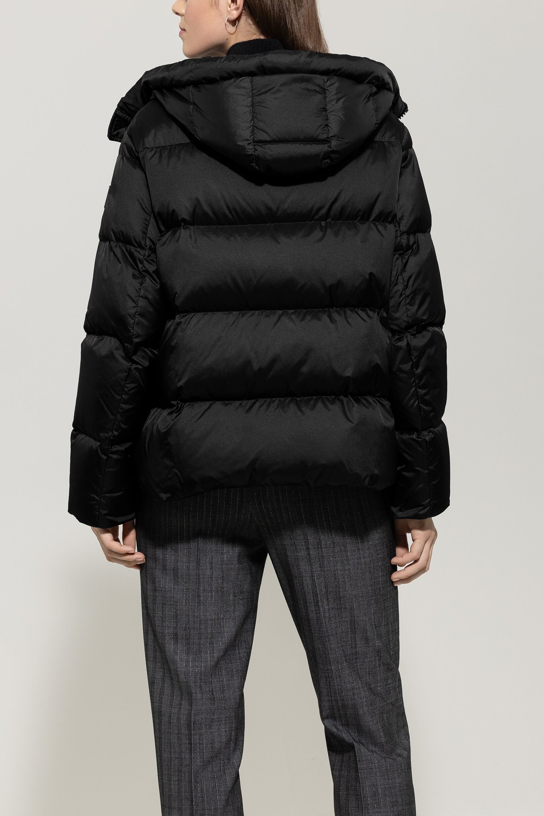 Outdoor-Daunenjacke - deep black - Standard | Model Rück