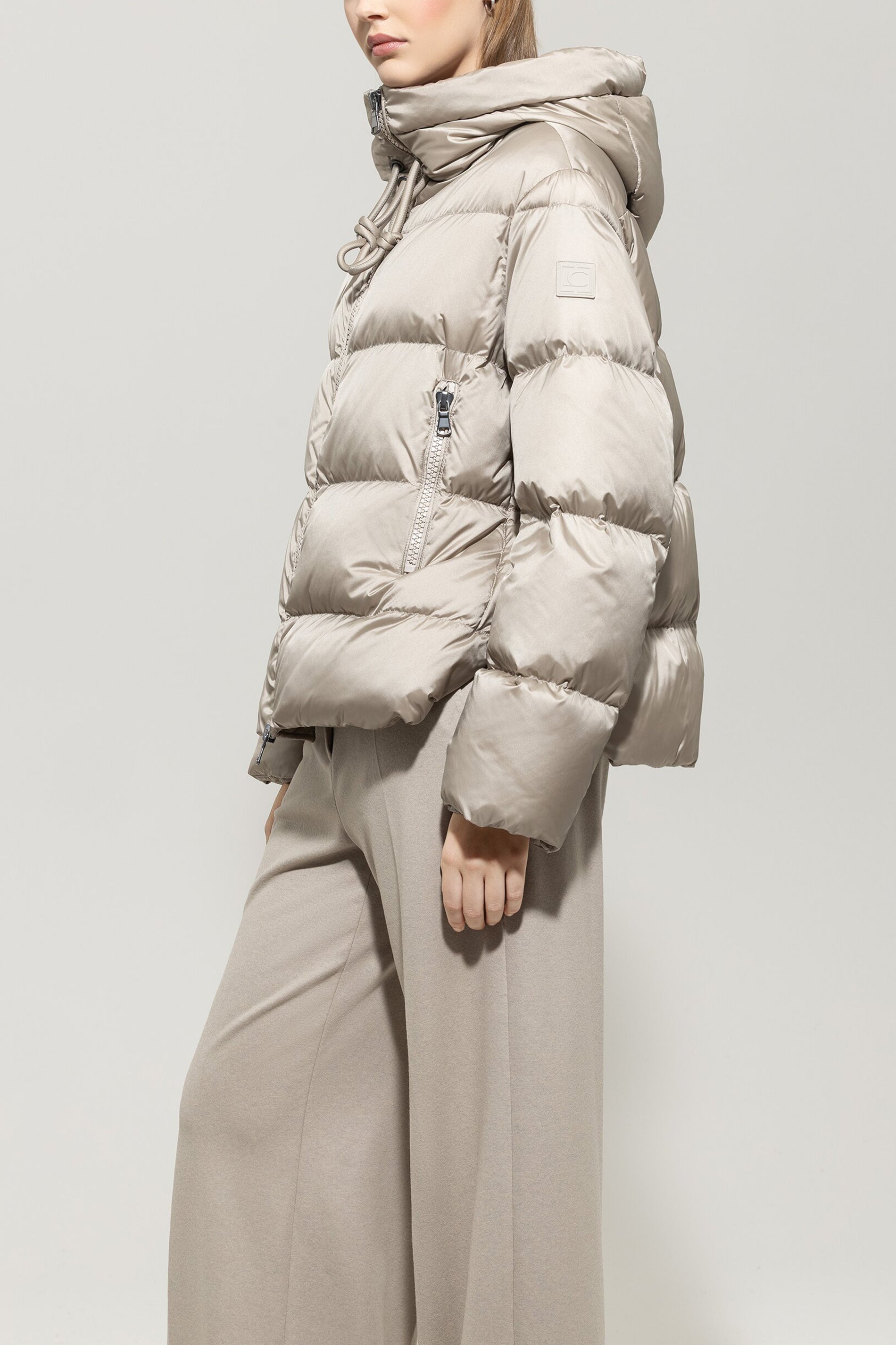 Outdoor-Daunenjacke - oyster - Standard | Model Seite