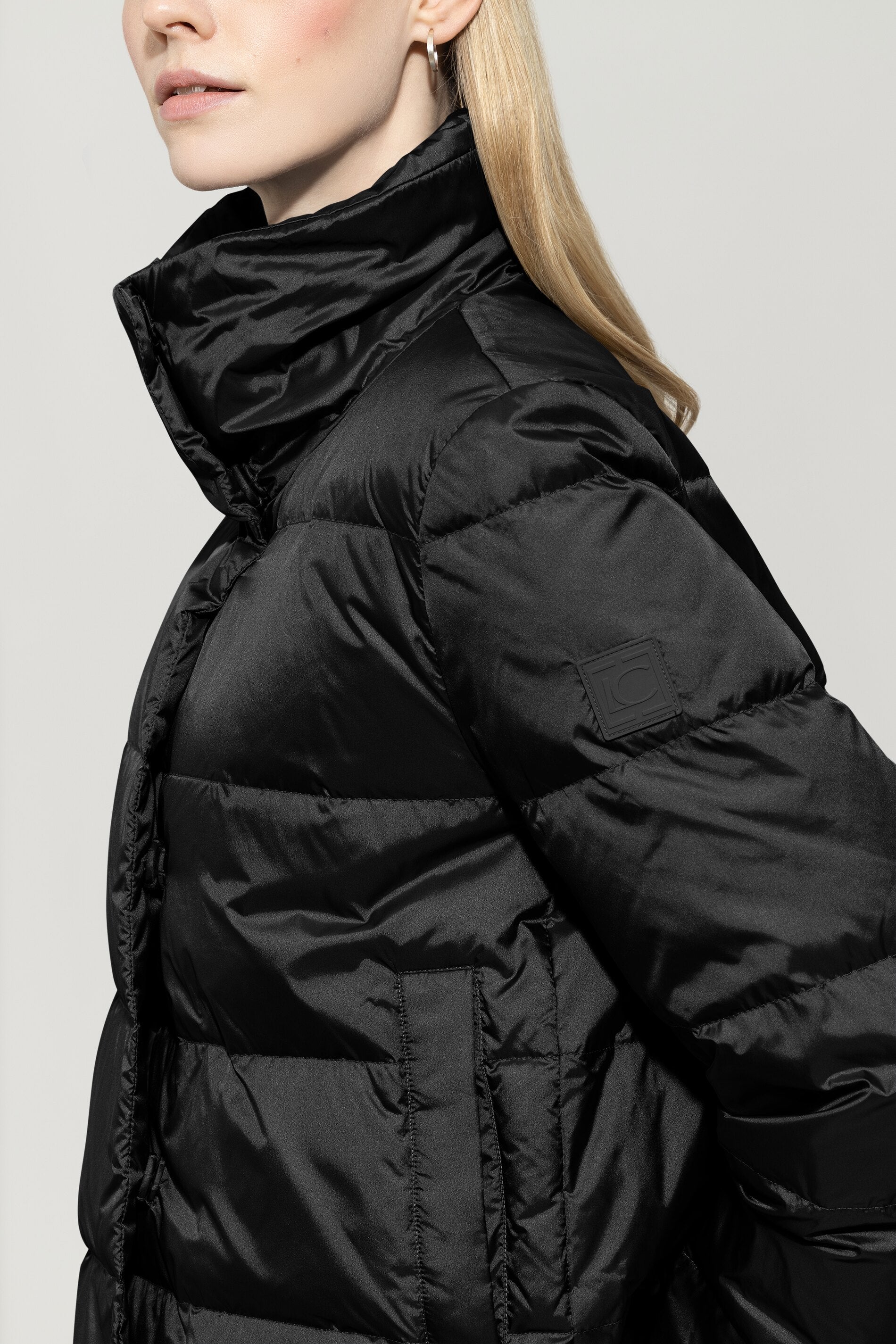 Outdoor-Daunenjacke - deep black - Standard | Model Detail