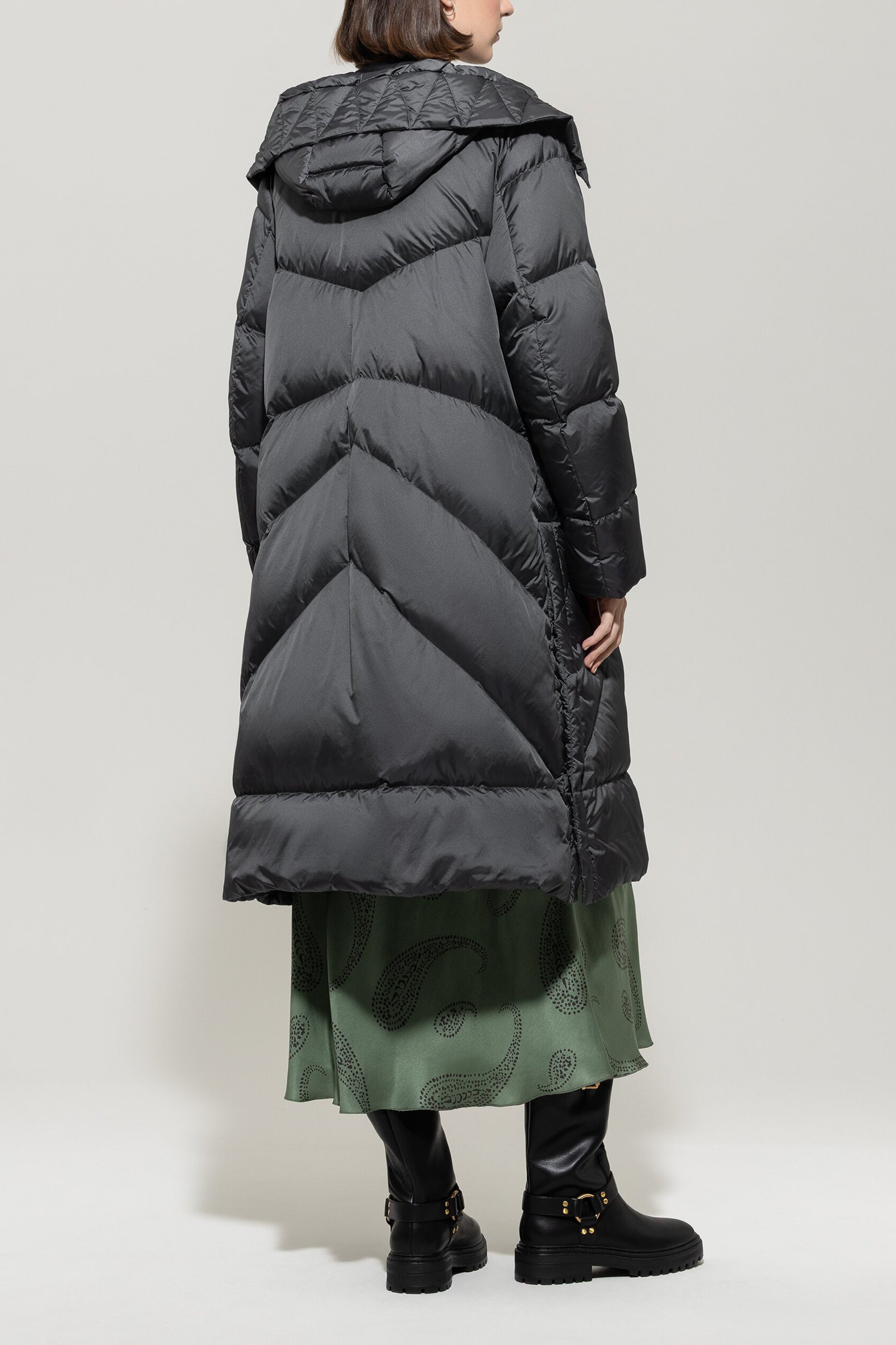 Outdoor-Daunenmantel - urban grey - Standard | Model Rück