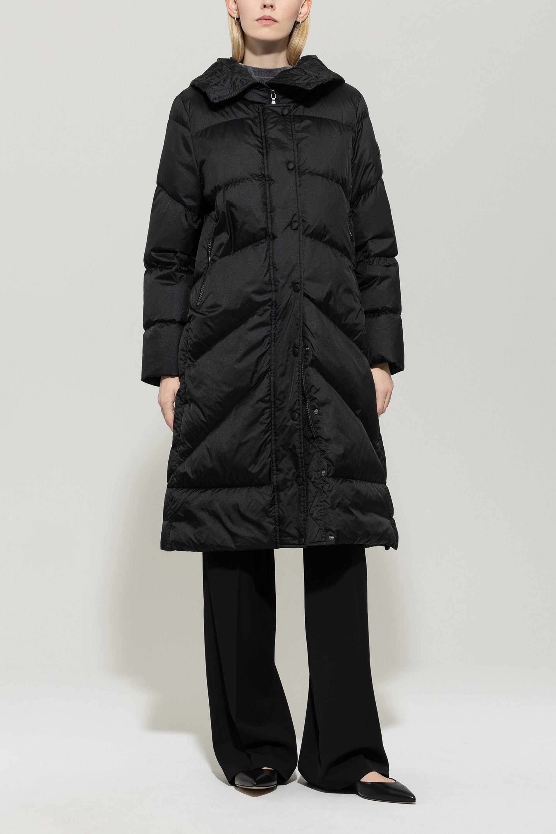 Outdoor-Daunenmantel - black - Standard | Model Front