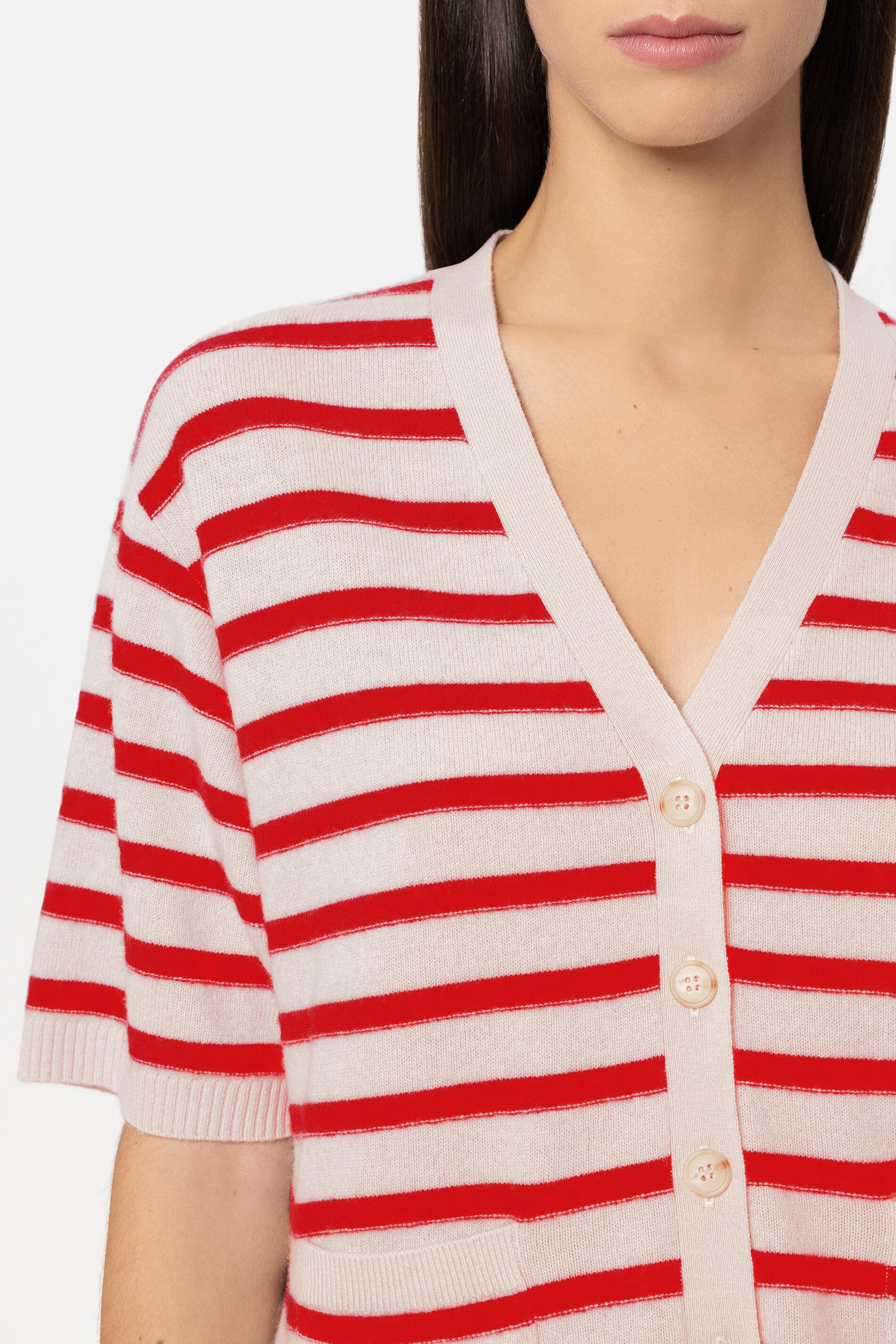 Cardigan aus Kaschmir-Mix - cherry red / cream - Standard | Model Detail