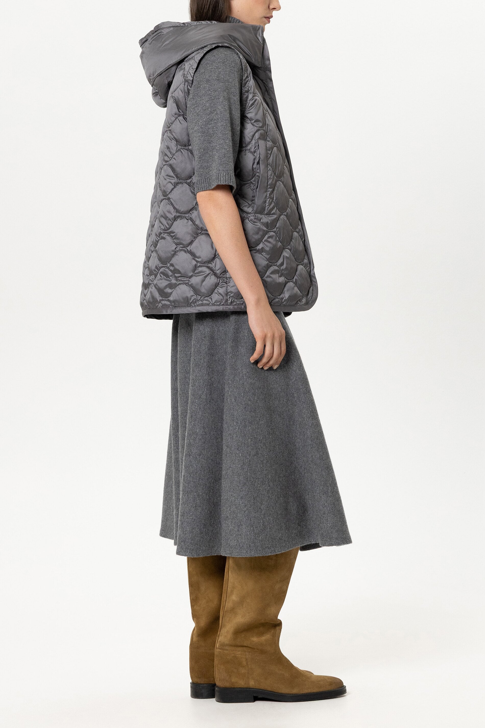 Daunen-Outdoorweste - heather grey - Standard | Model Seite